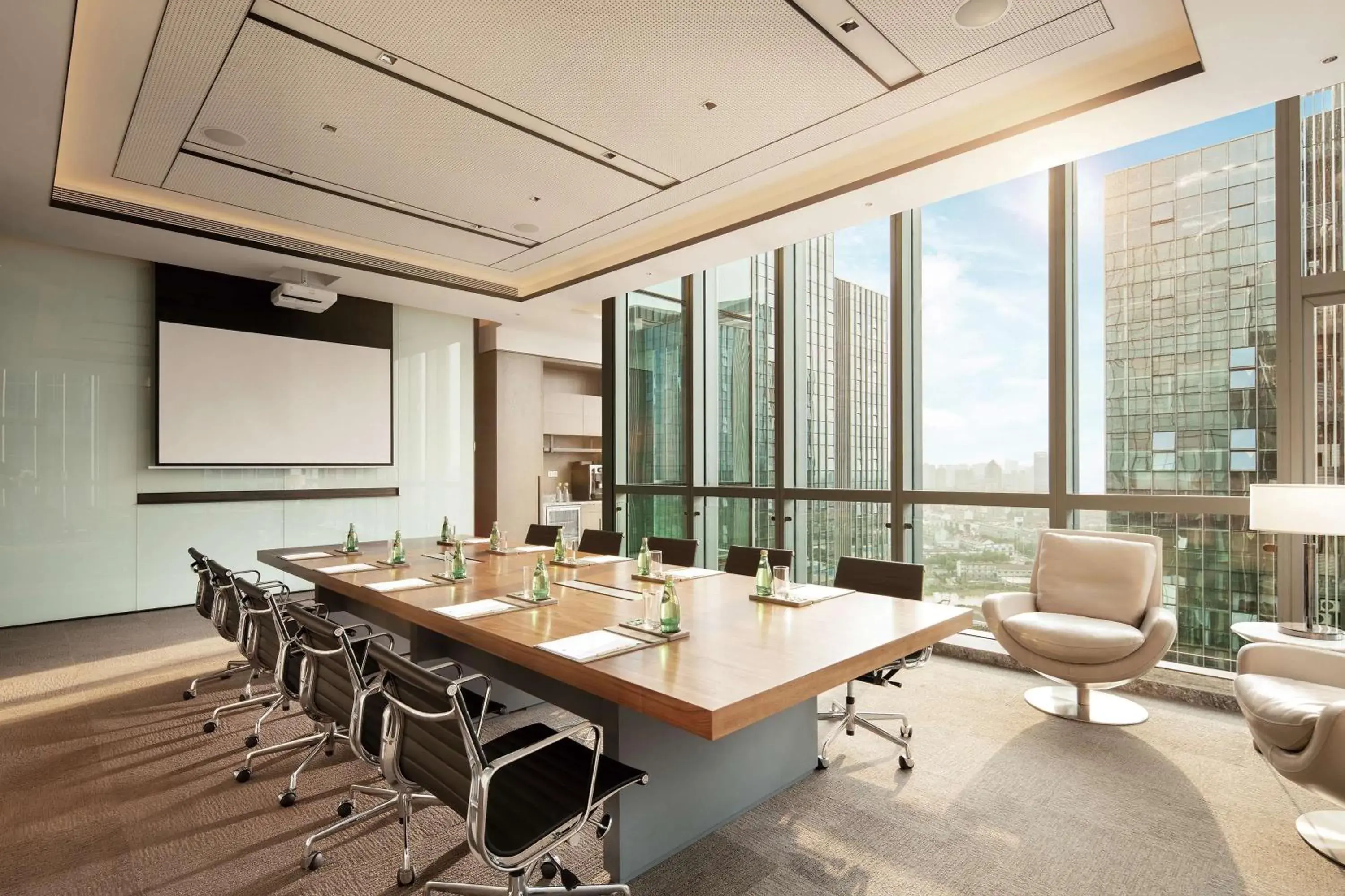 Meeting/conference room in Doubletree By Hilton Suzhou Wujiang