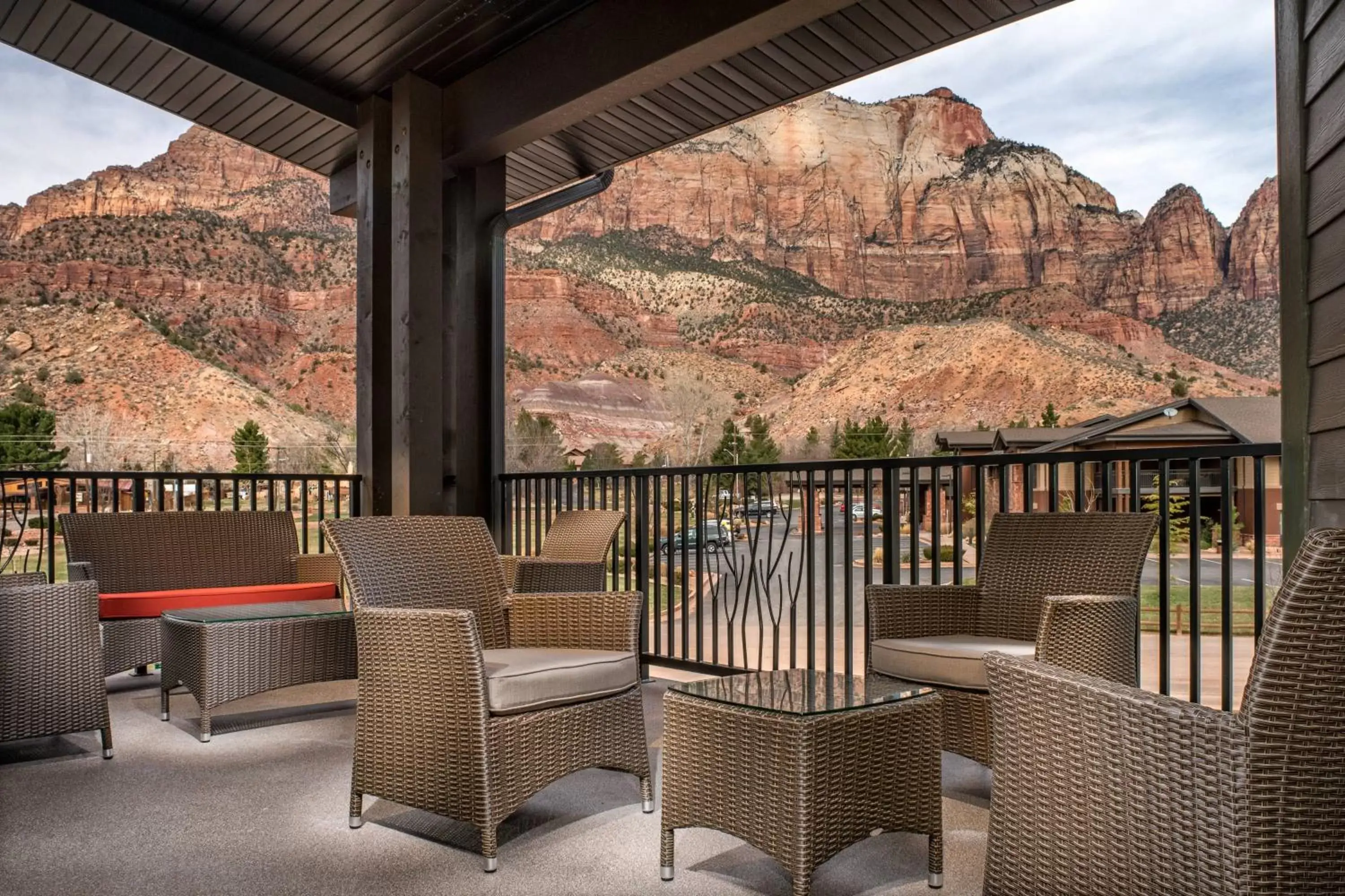 Property building in SpringHill Suites by Marriott Springdale Zion National Park