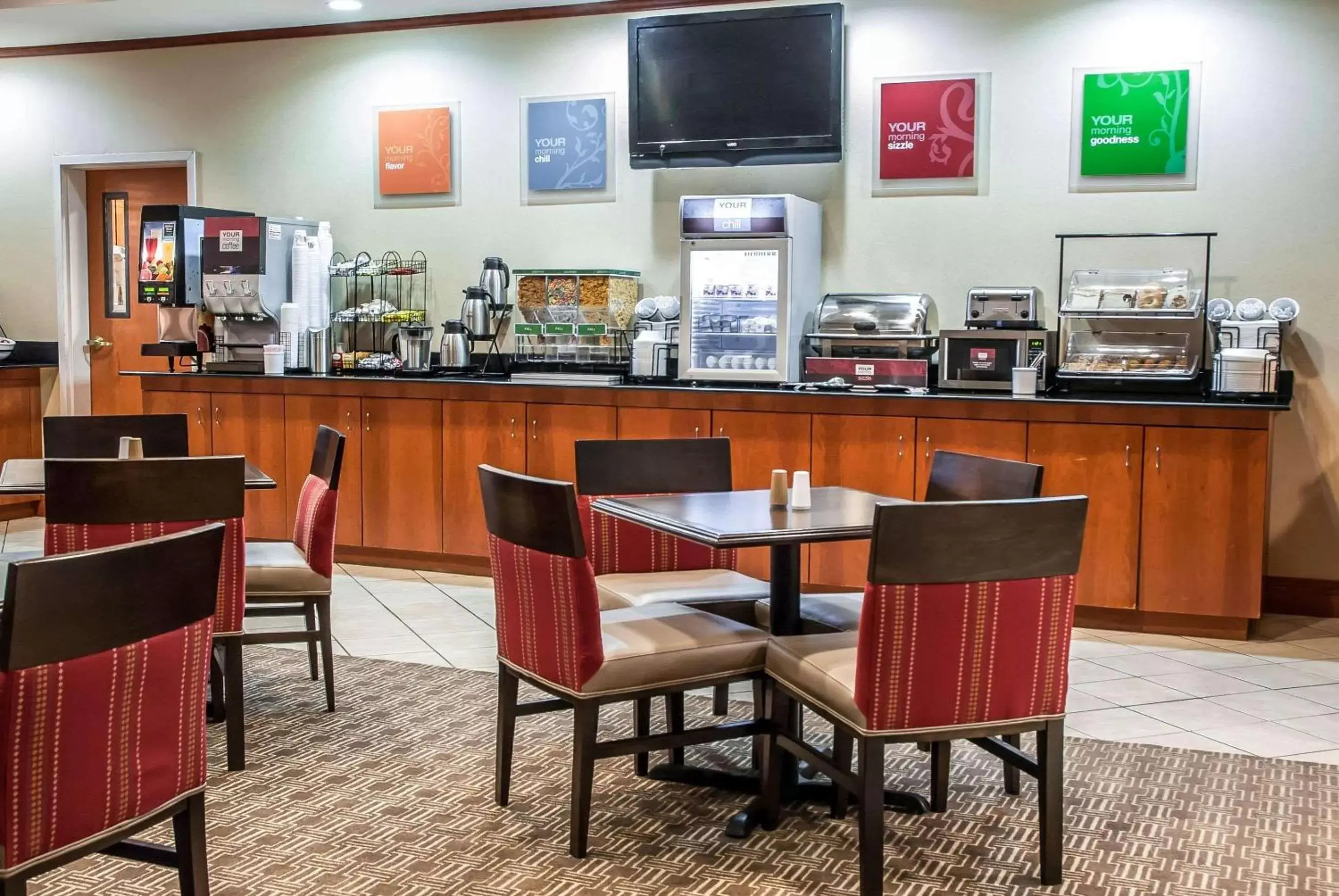 Restaurant/Places to Eat in Comfort Inn Near Six Flags St. Louis