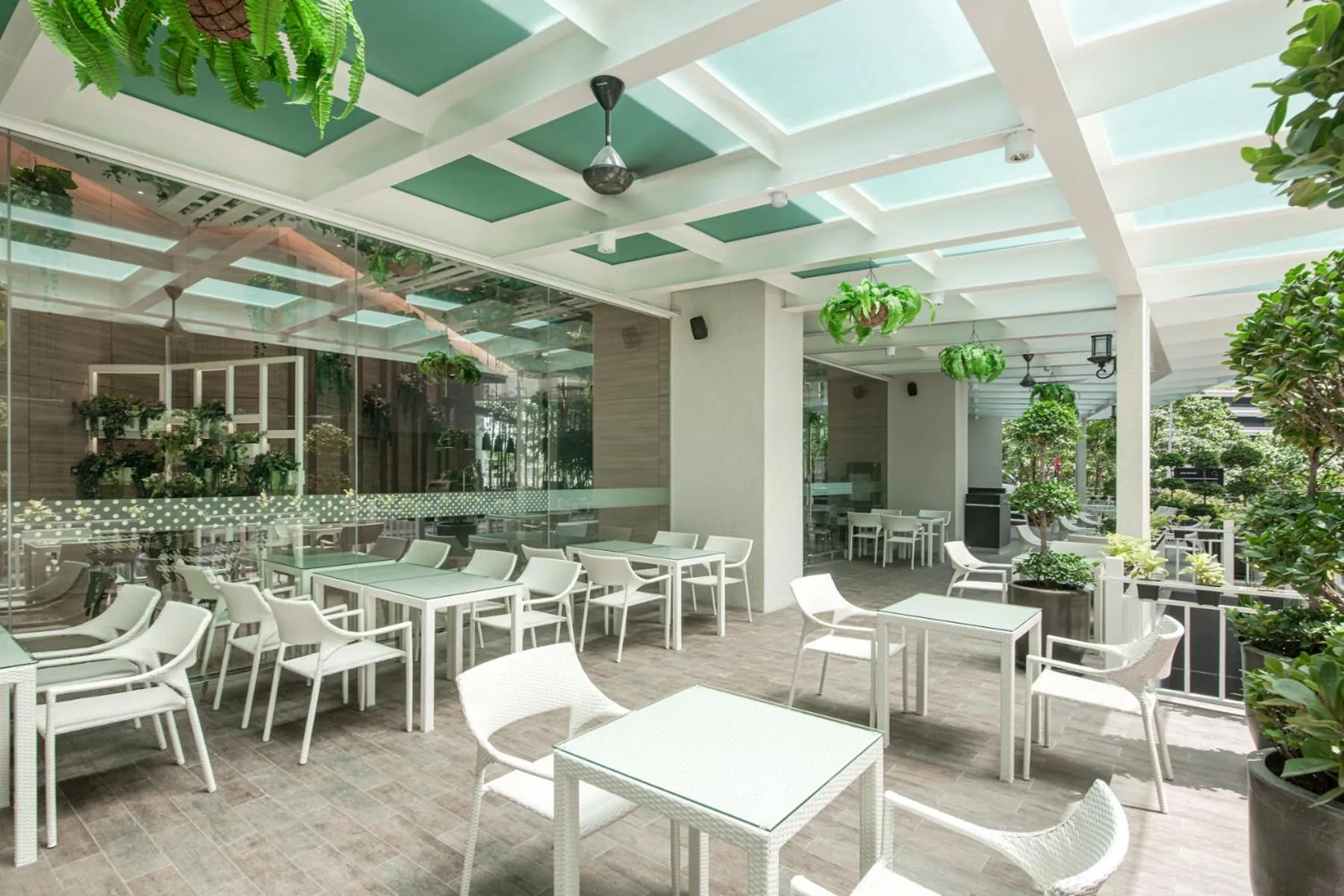 Restaurant/places to eat in Komune Living