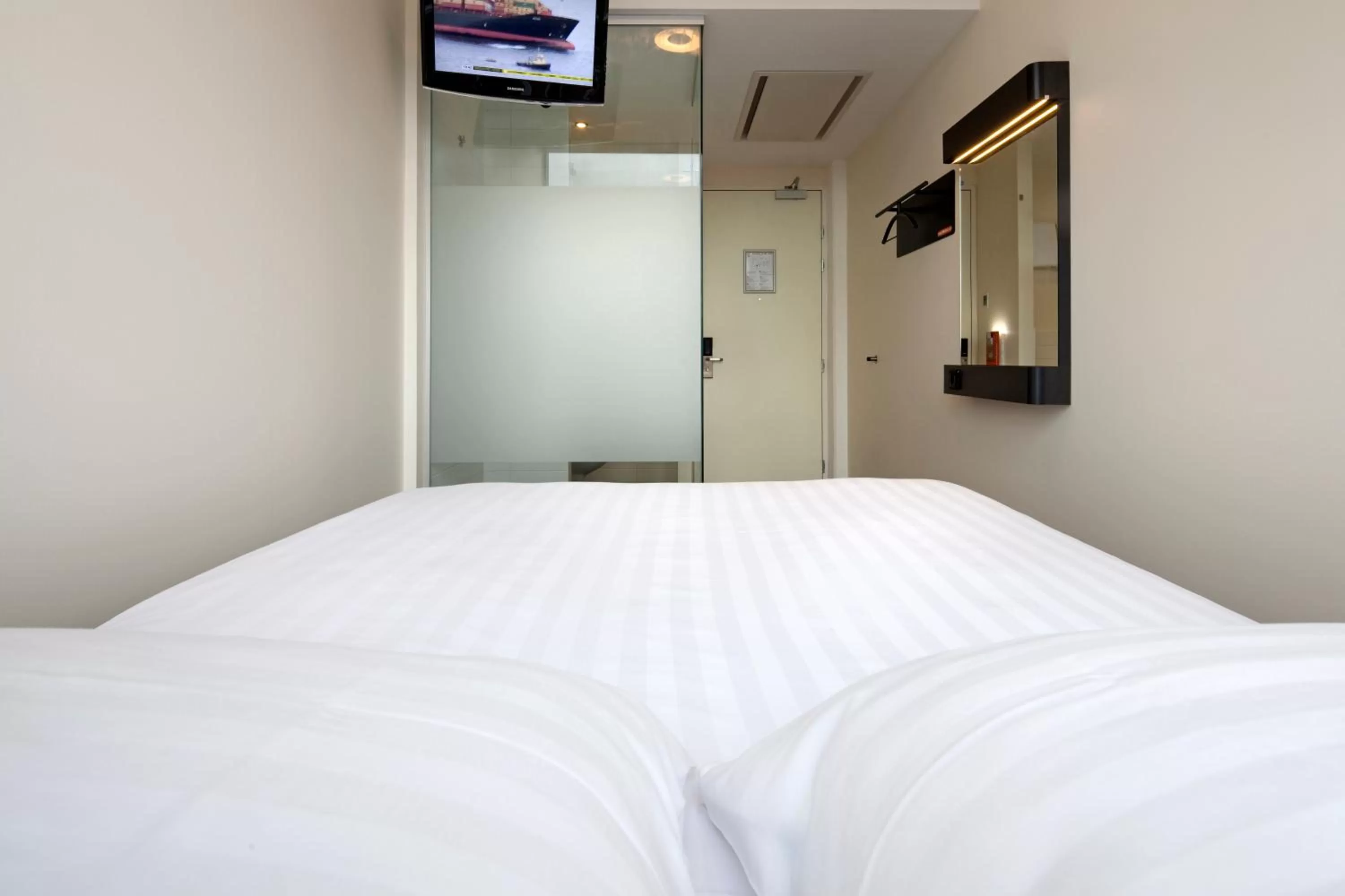 Bed in easyHotel Amsterdam City Centre South