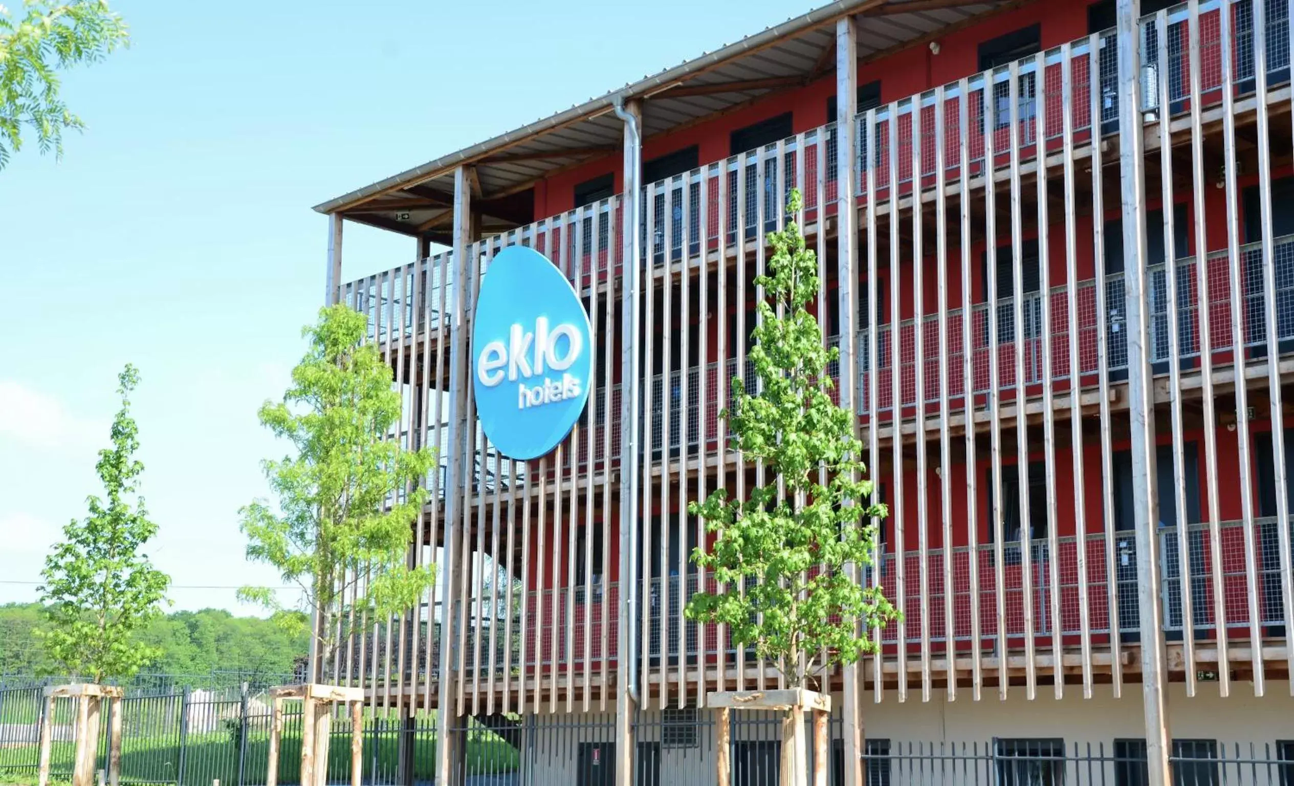 Facade/Entrance in Eklo Hotels Le Mans