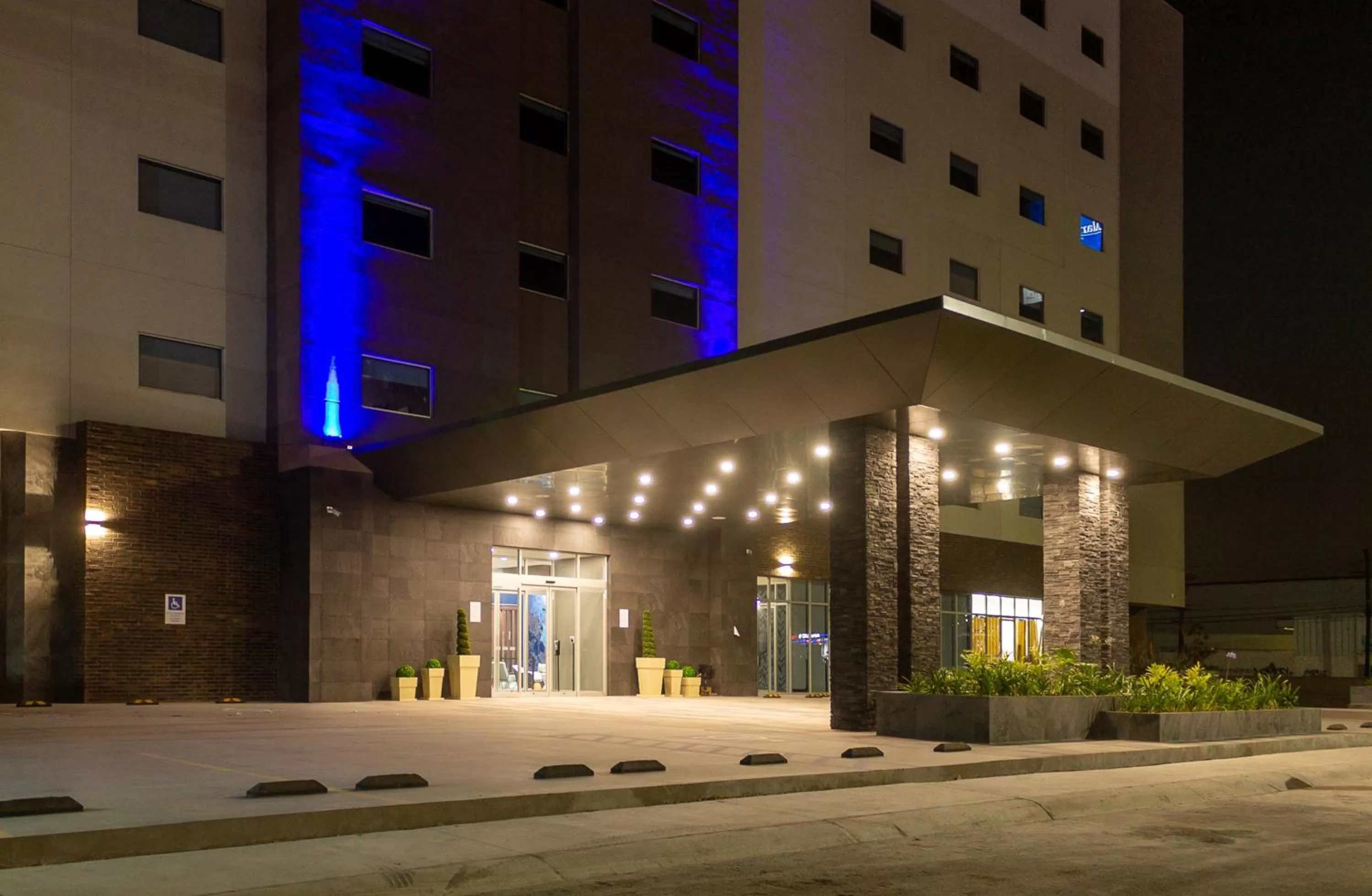 Property building in Holiday Inn Express & Suites - Tijuana Otay by IHG