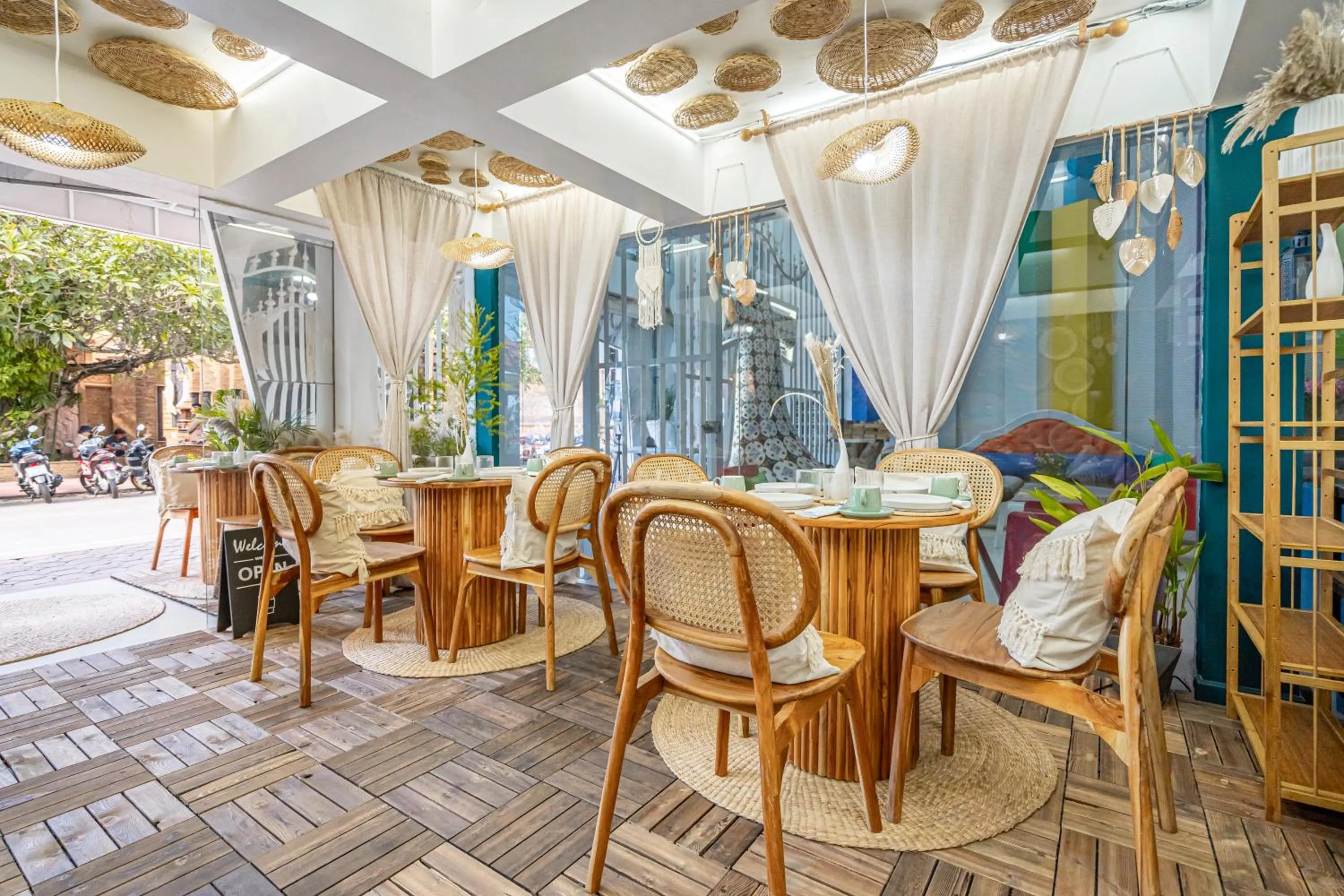 Business facilities in The Color Kata