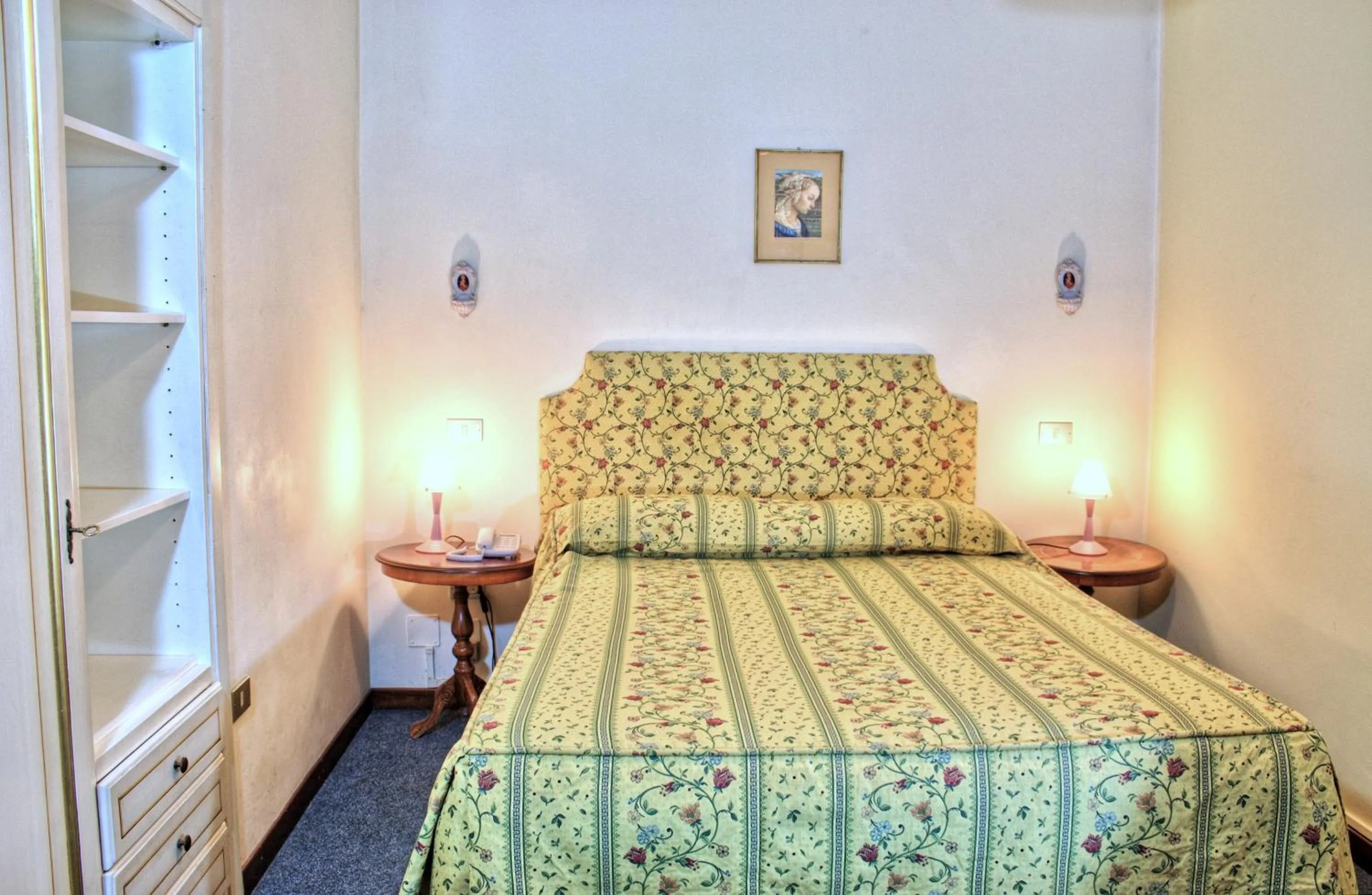 Bedroom, Bed in Hotel Torcolo "Residenze del Cuore"