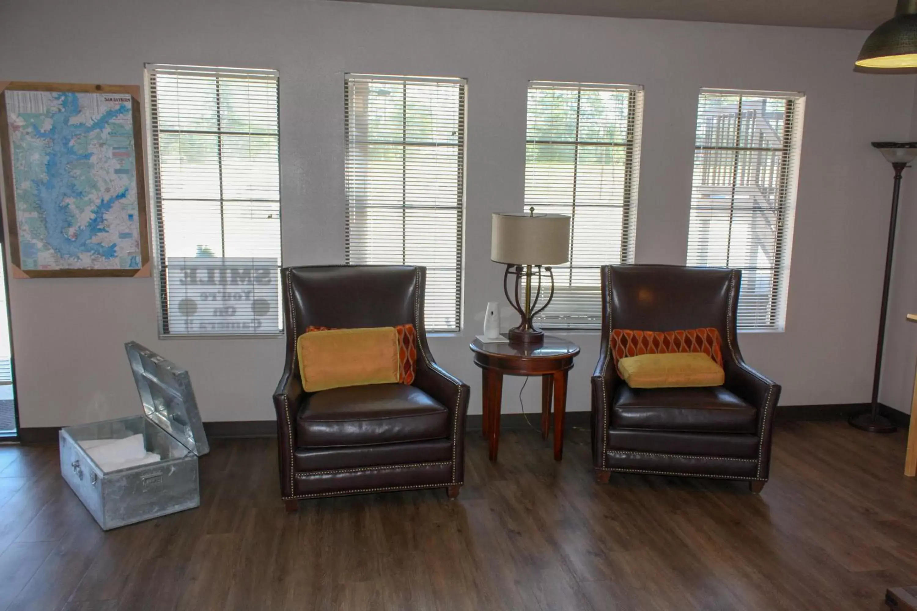 Lobby or reception, Seating Area in Rayburn Inn