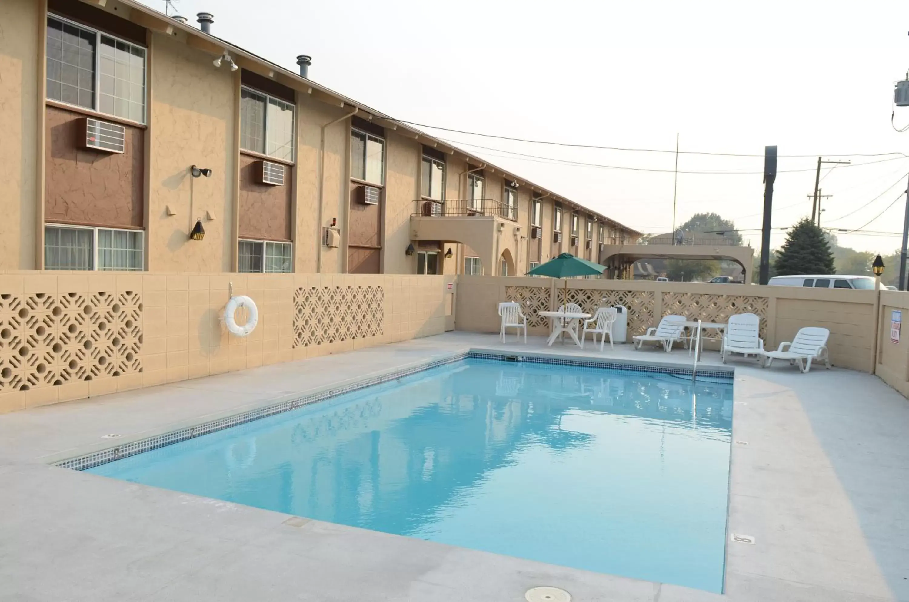 Facade/entrance in Days Inn by Wyndham Yakima Facade/entrance in Days Inn by Wyndham Yakima