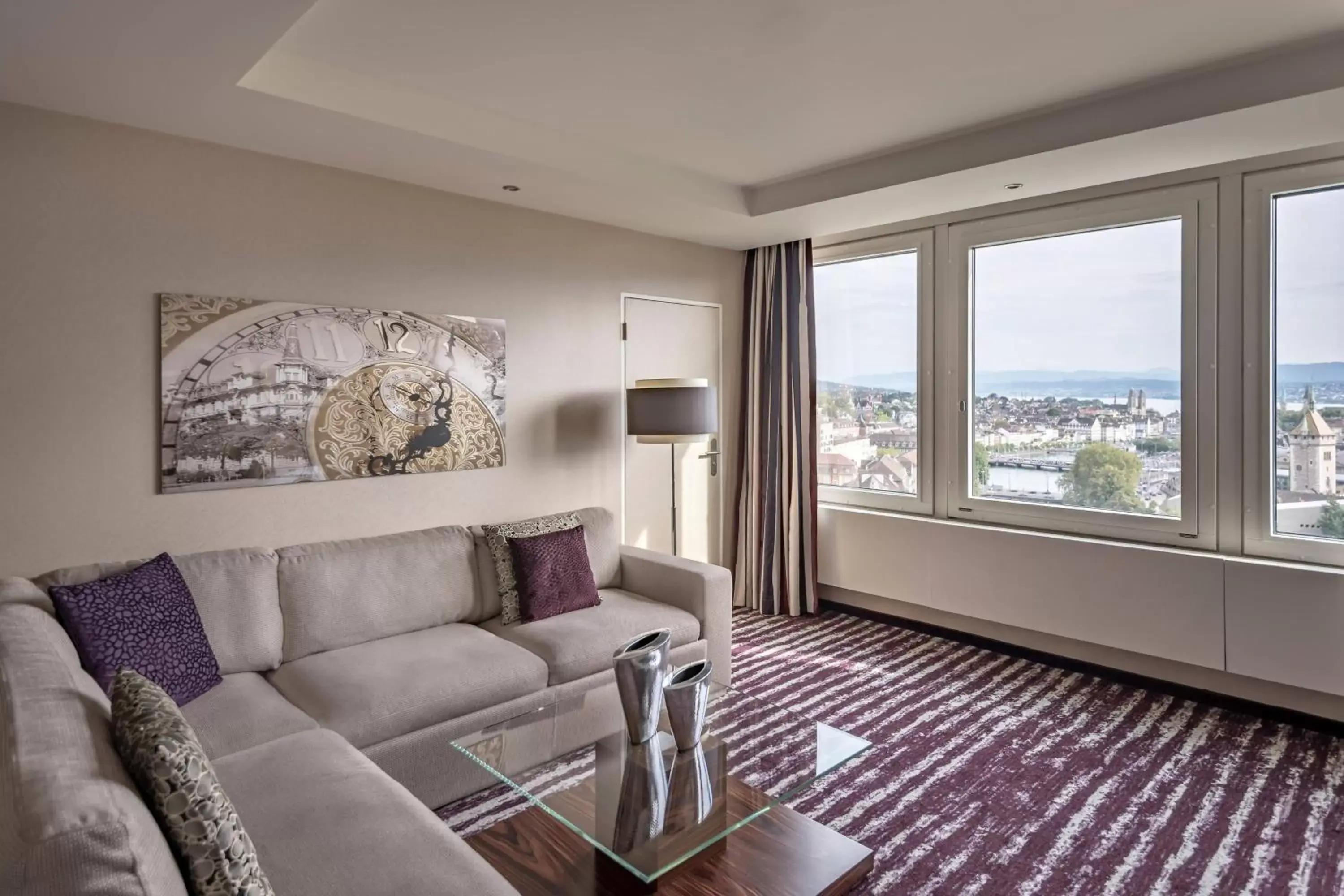 Living room, Seating Area in Zurich Marriott Hotel