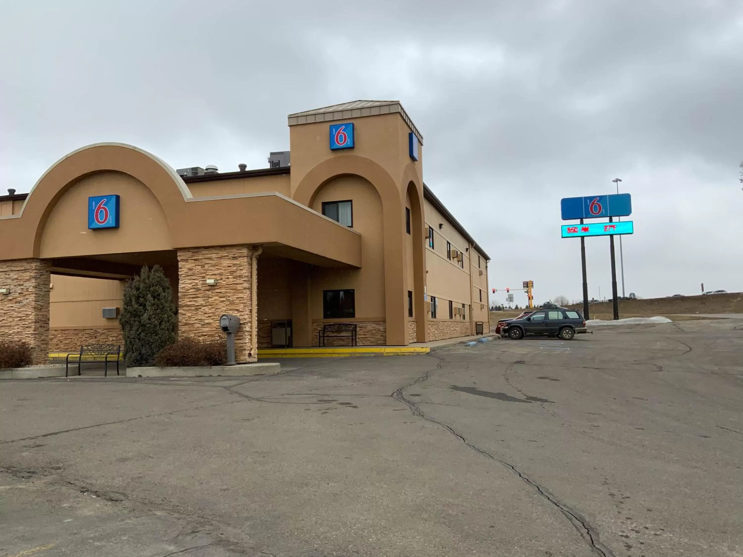 Property building in Studio 6 - Minot, ND