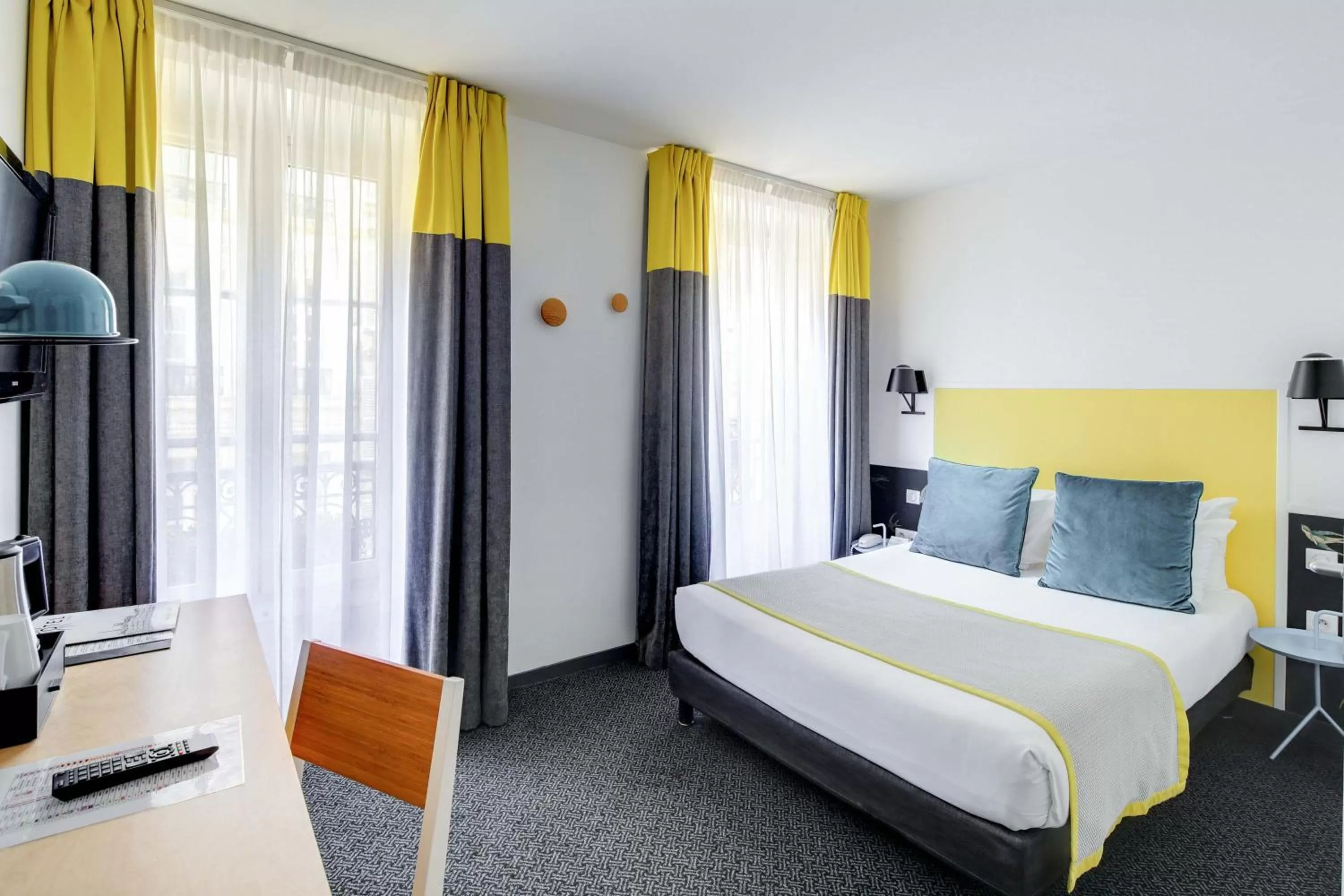 Bedroom, Bed in Hotel George - Astotel