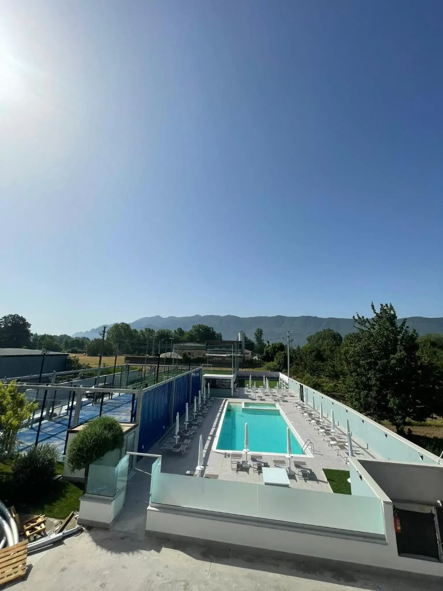 Pool View in Montesarchiorooms