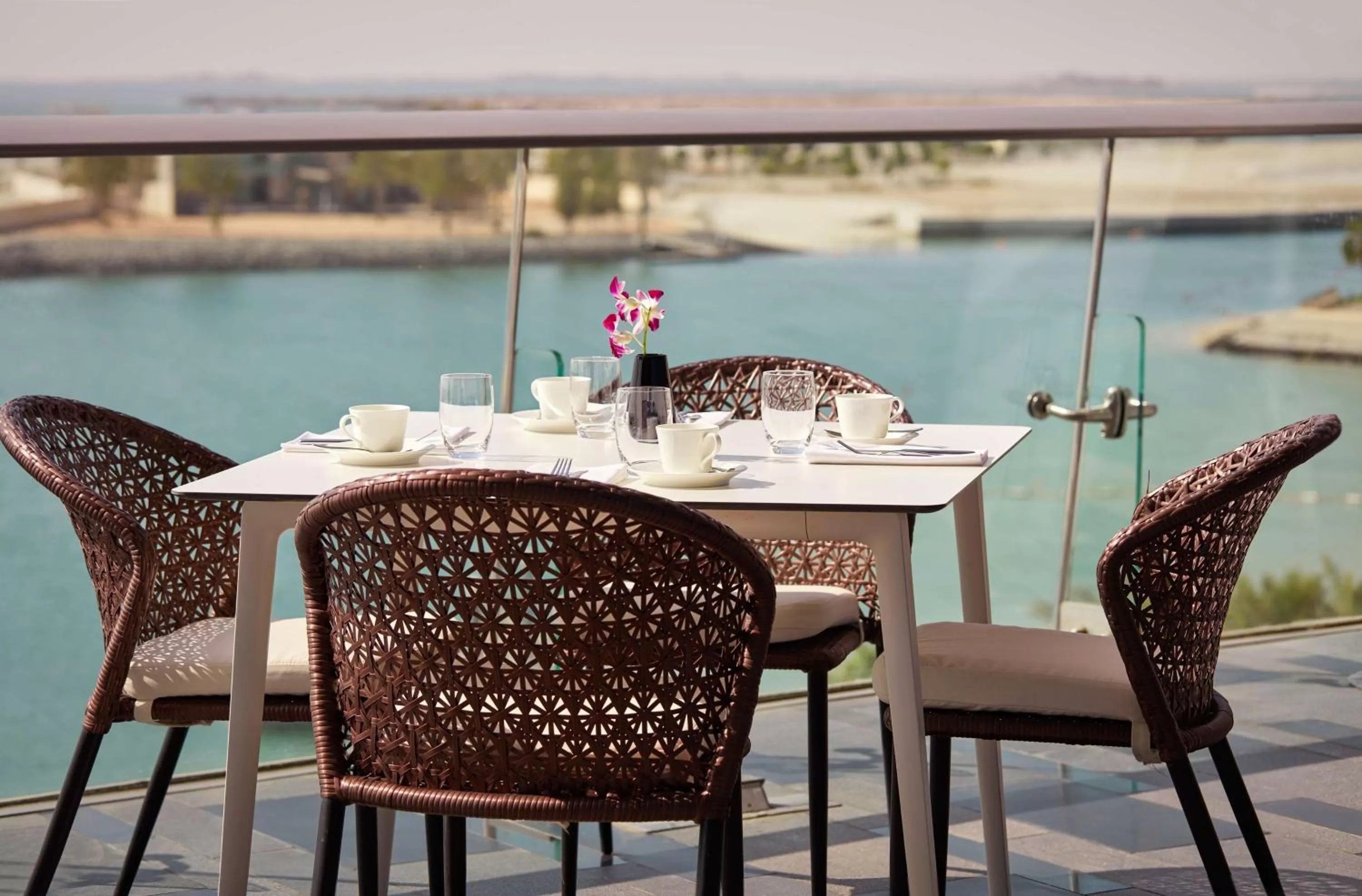 Restaurant/places to eat in Grand Hyatt Abu Dhabi Hotel & Residences Emirates Pearl