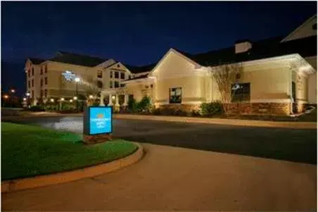 Property building in Homewood Suites by Hilton Columbus Property building in Homewood Suites by Hilton Columbus