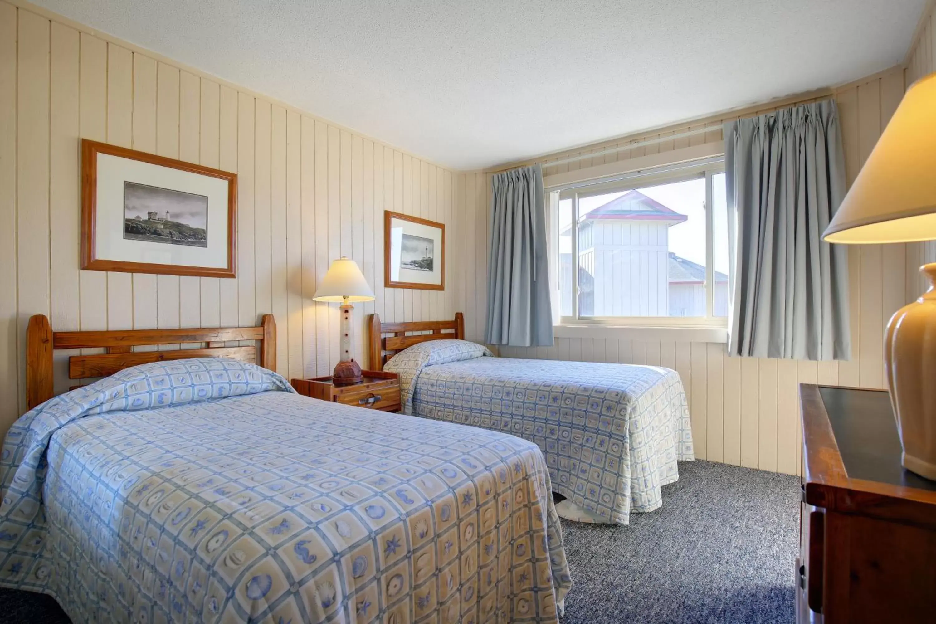 Bedroom, Bed in Outer Banks Beach Club