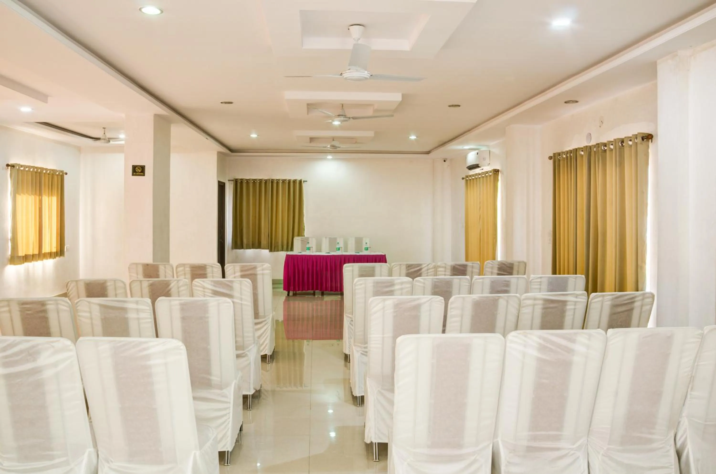 Business facilities in The Park Classic Udaipur