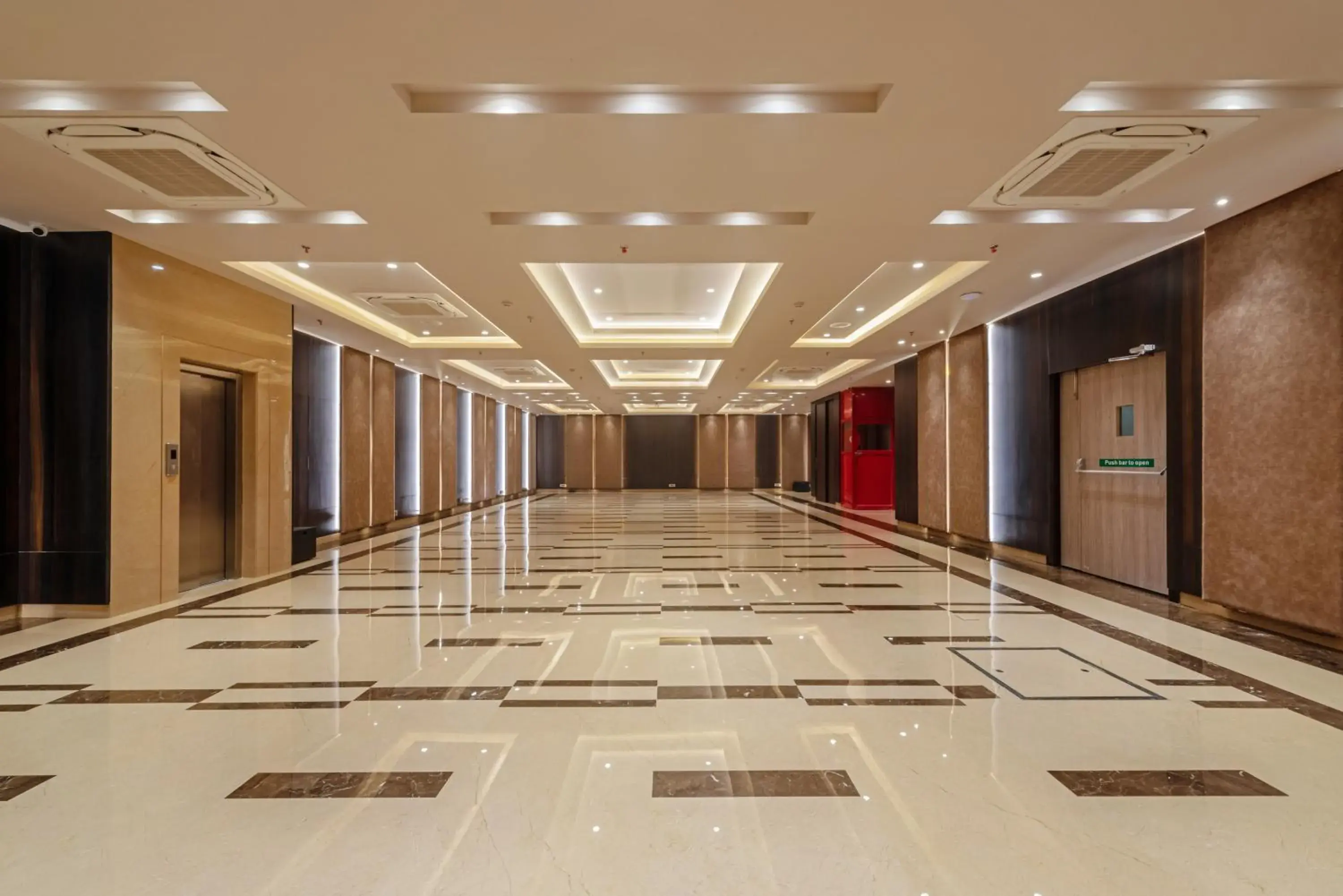 Banquet/Function facilities in Hotel Saket 27