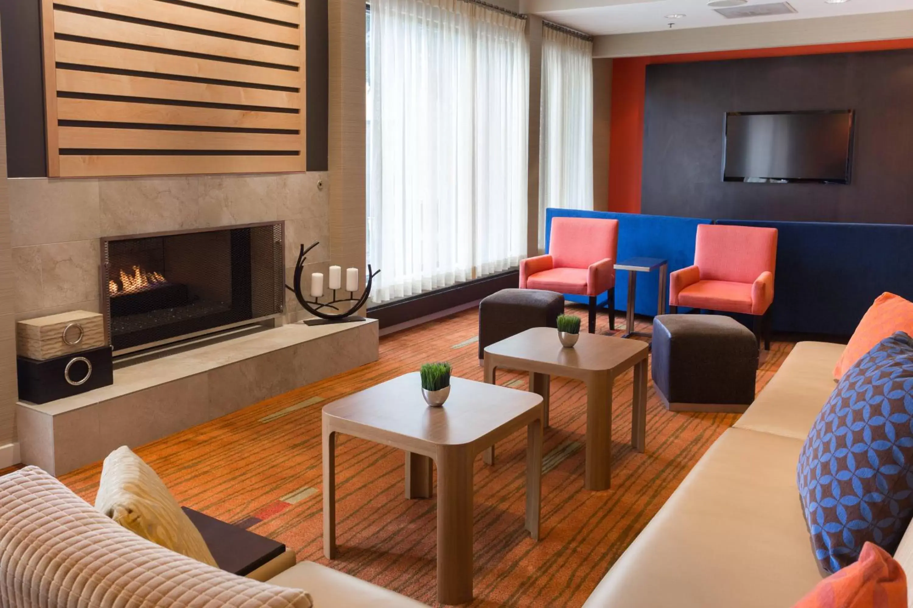 Lobby or reception, Seating Area in Courtyard by Marriott Fort Collins