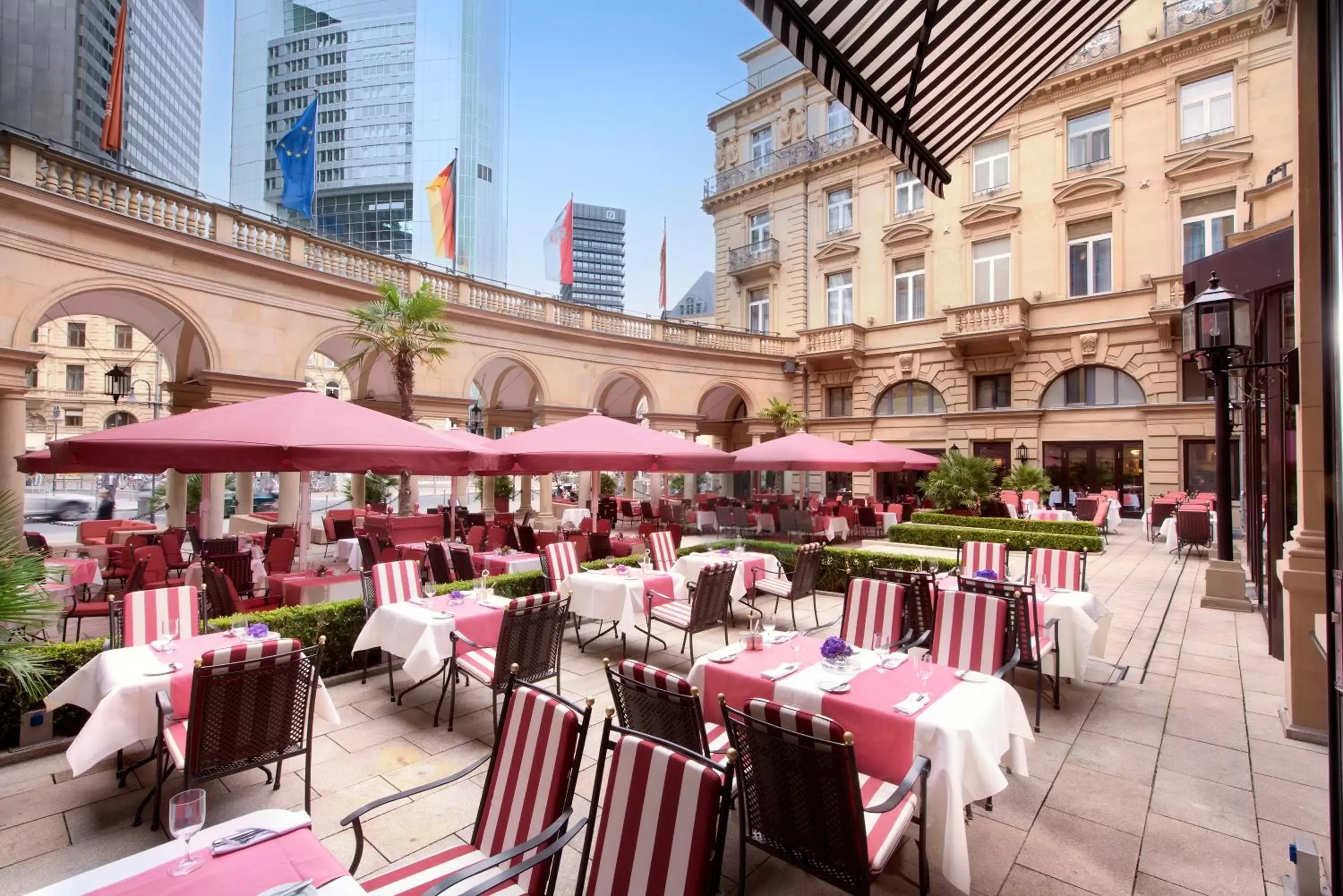 Balcony/Terrace, Restaurant/Places to Eat in Steigenberger Icon Frankfurter Hof