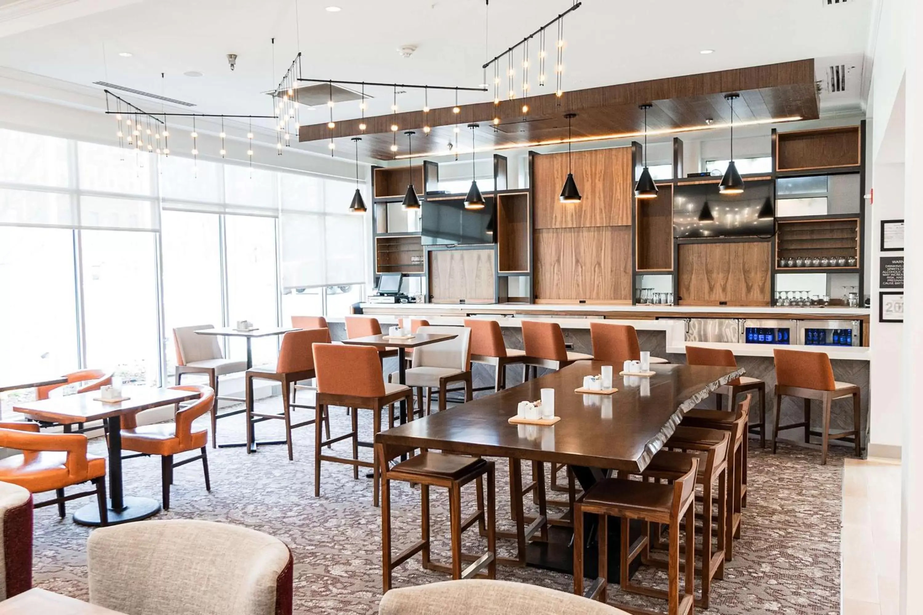 Dining area, Restaurant/Places to Eat in Hilton Garden Inn Fairfax