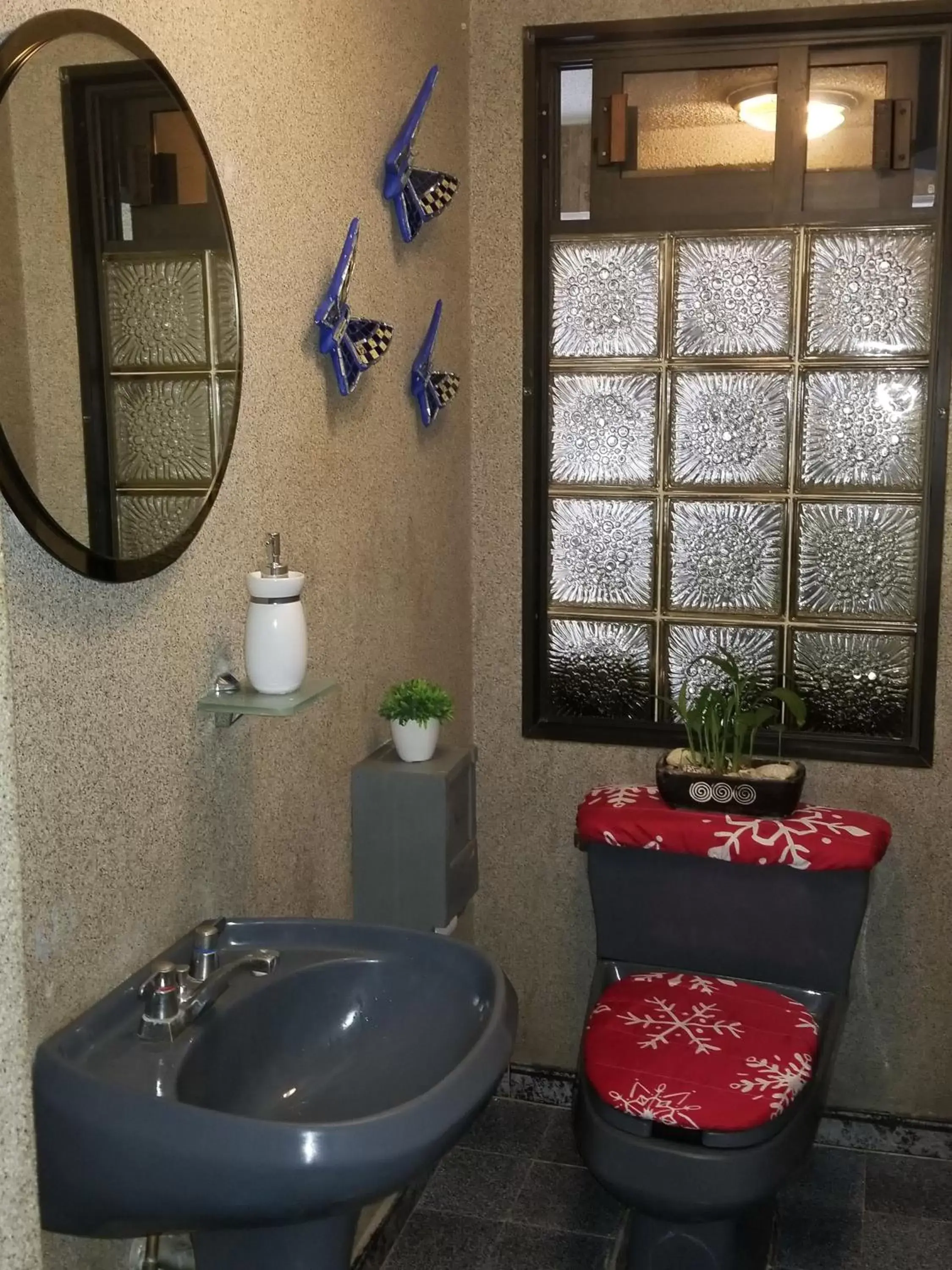 Toilet, Bathroom in Casa Q BnB
