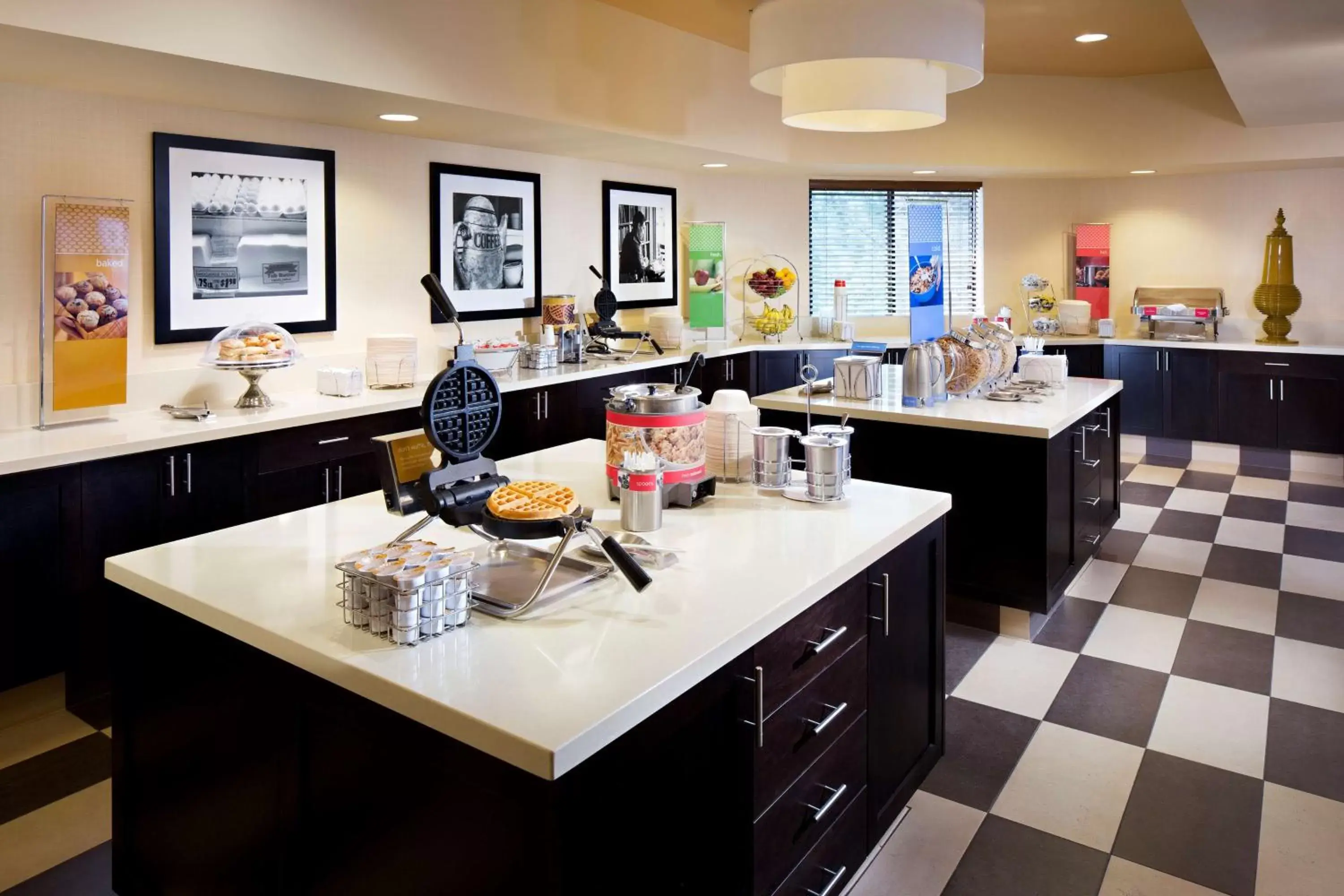 Dining area, Restaurant/Places to Eat in Hampton Inn San Diego/Del Mar