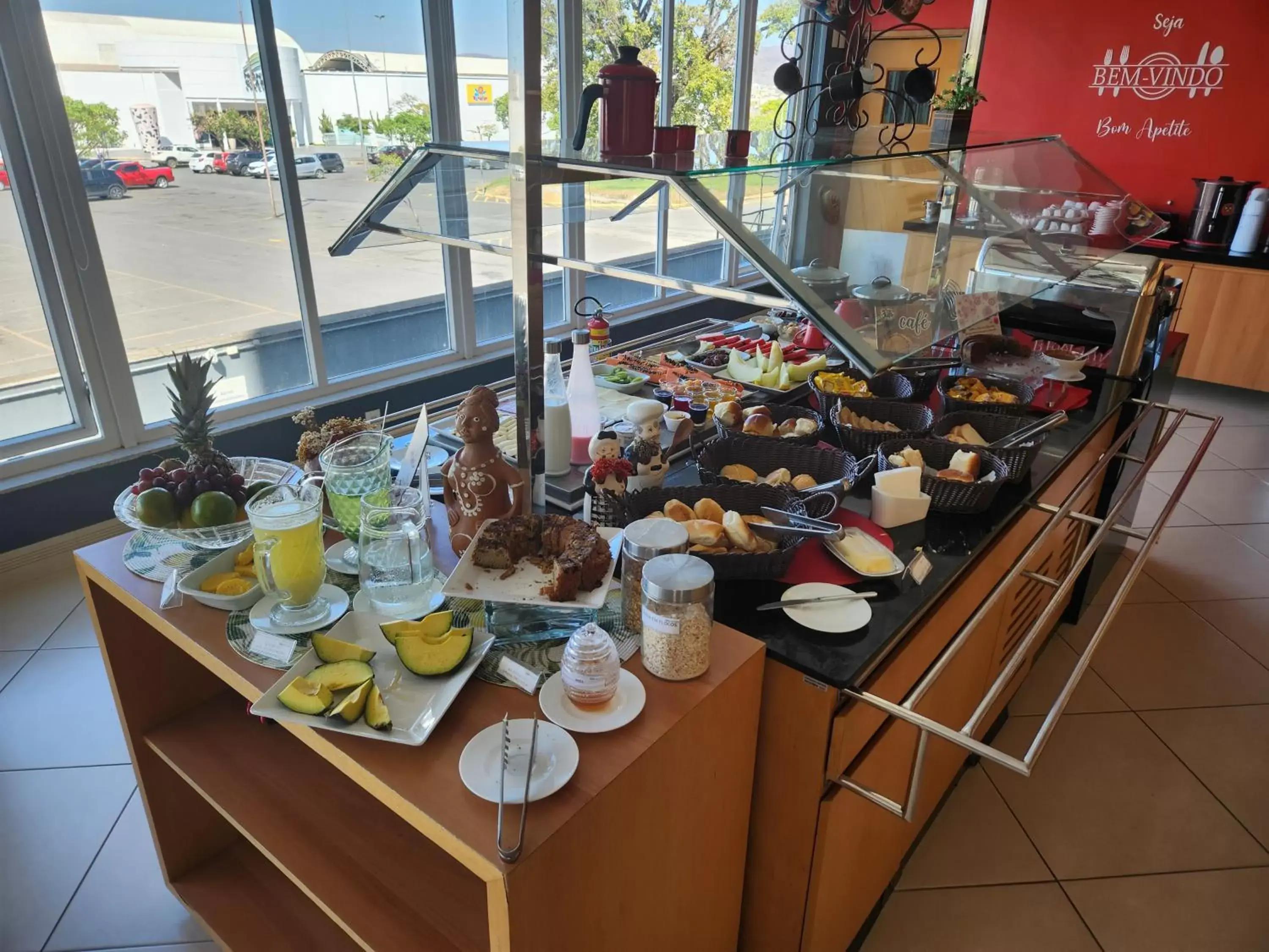 Breakfast, Restaurant/Places to Eat in ibis Montes Claros Shopping