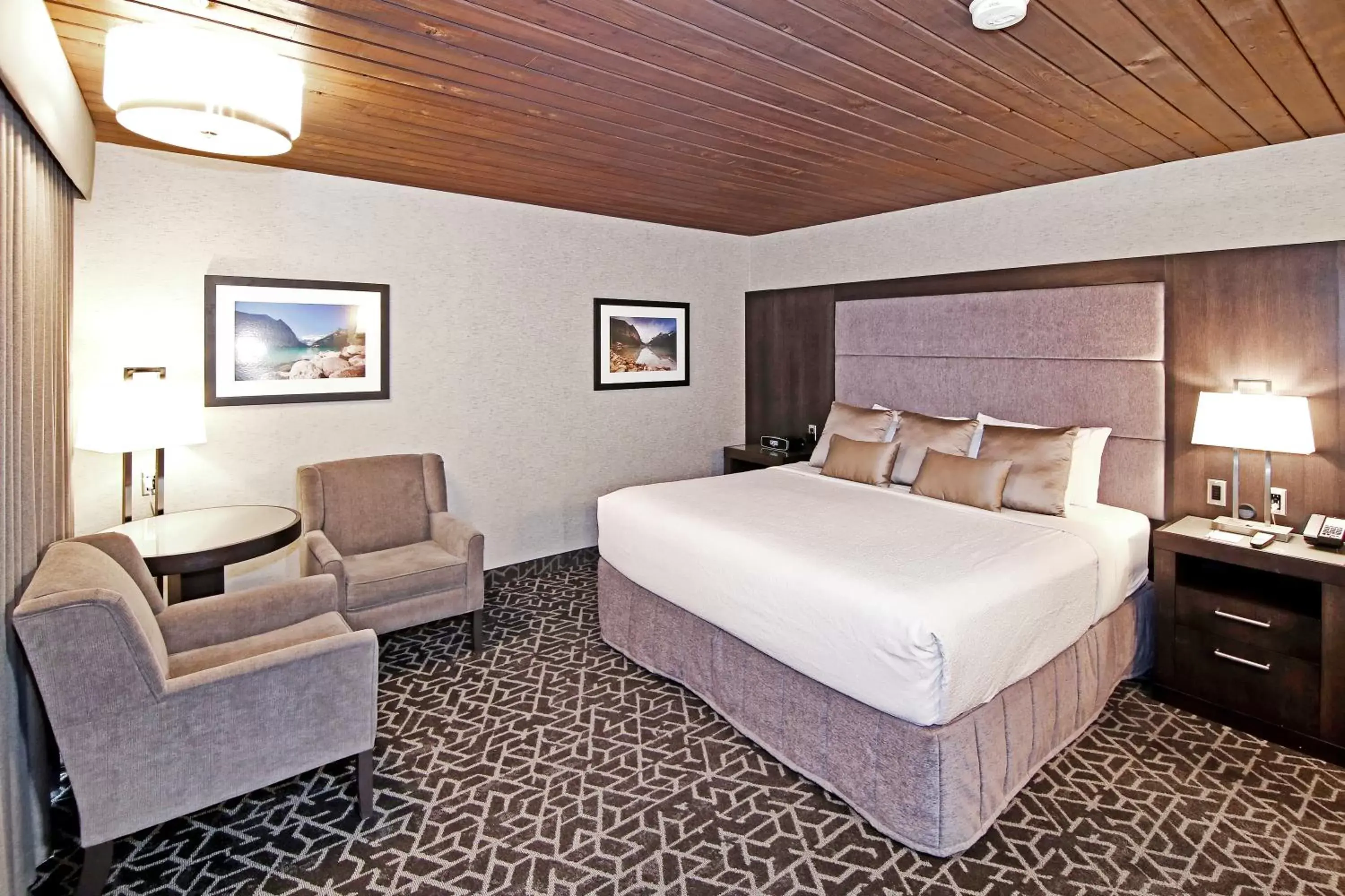 Photo of the whole room, Bed in Best Western Plus Siding 29 Lodge