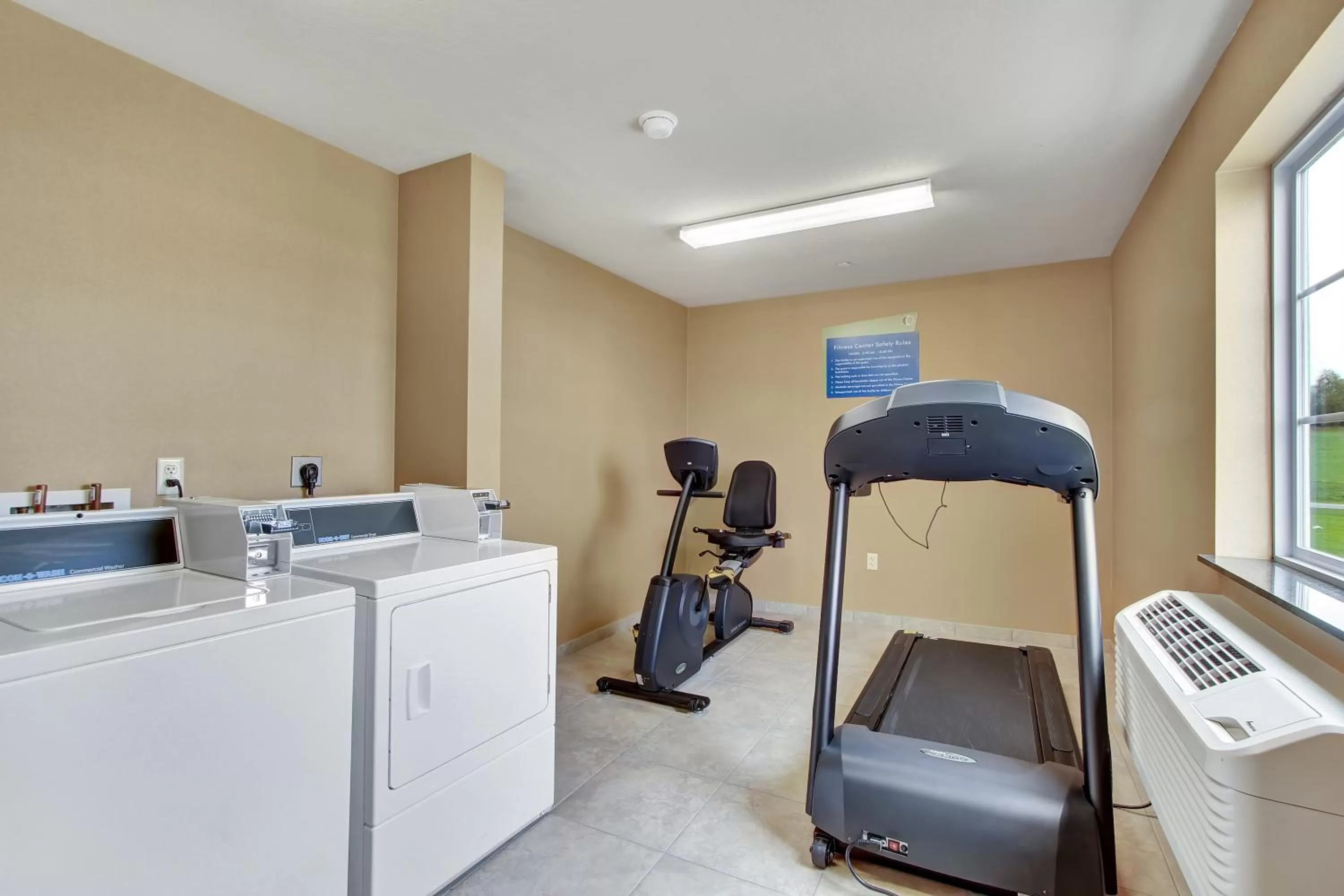 Fitness centre/facilities in Cobblestone Hotel & Suites - Waynesboro
