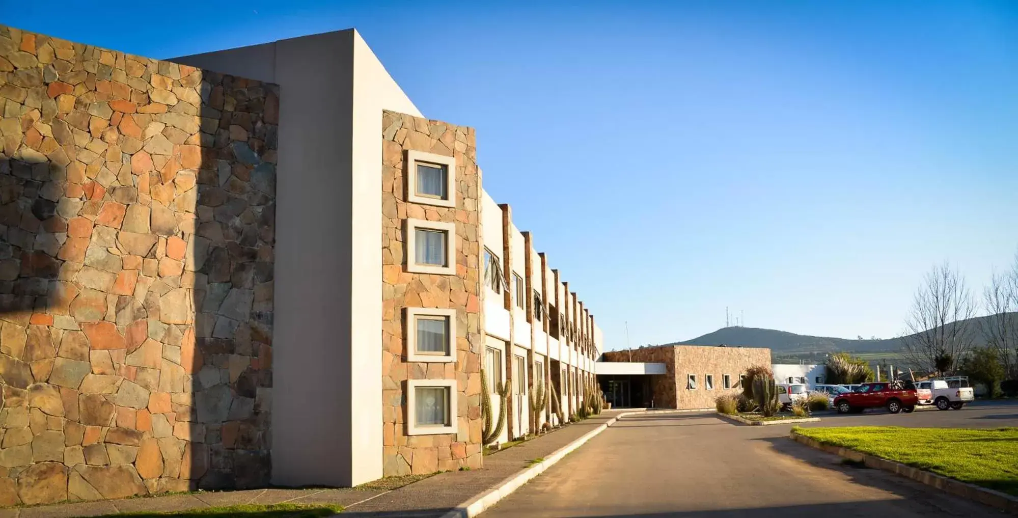 Property building in Hotel Limari Property building in Hotel Limari