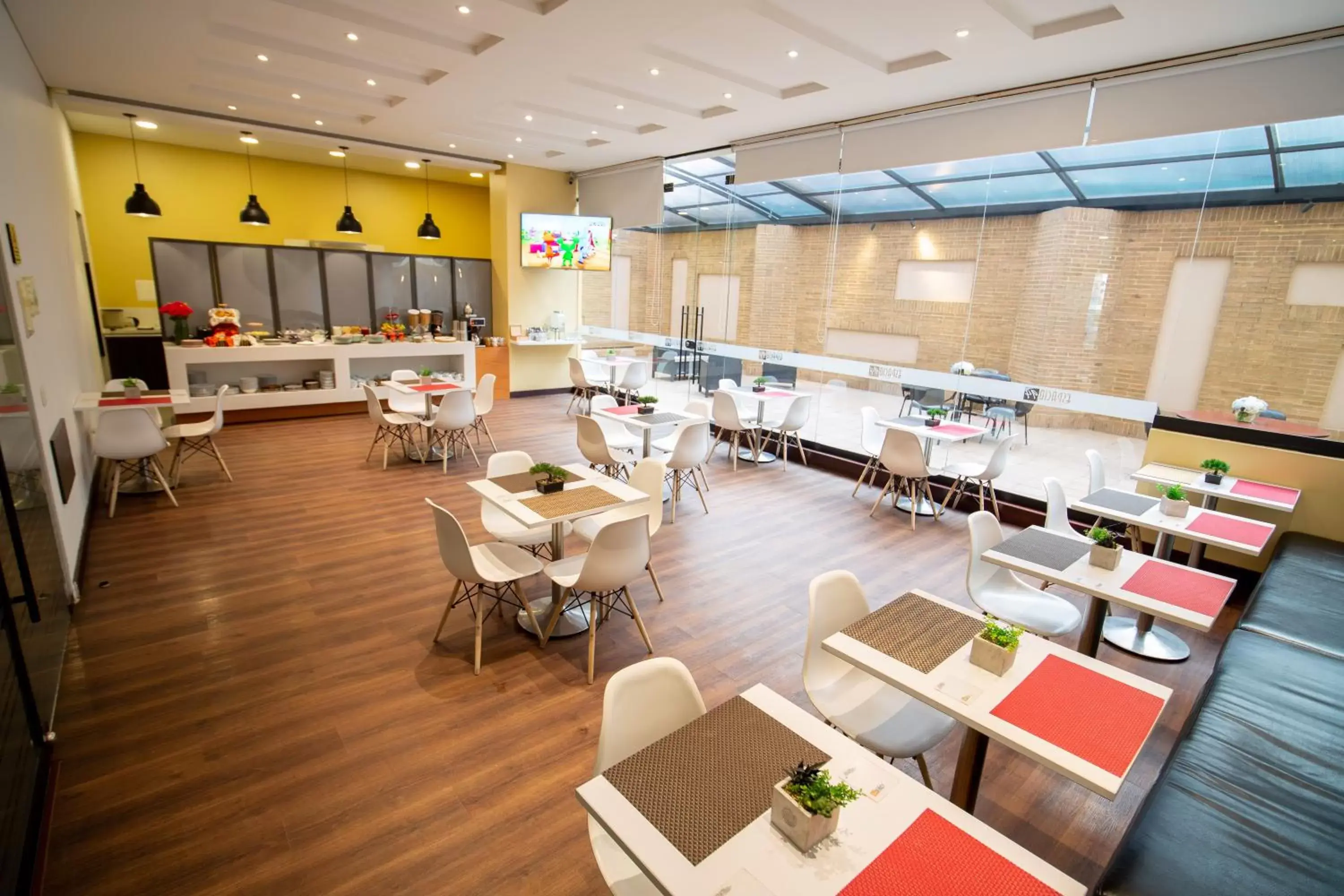 Restaurant/places to eat in Hotel Espacio 94 Restaurant/places to eat in Hotel Espacio 94