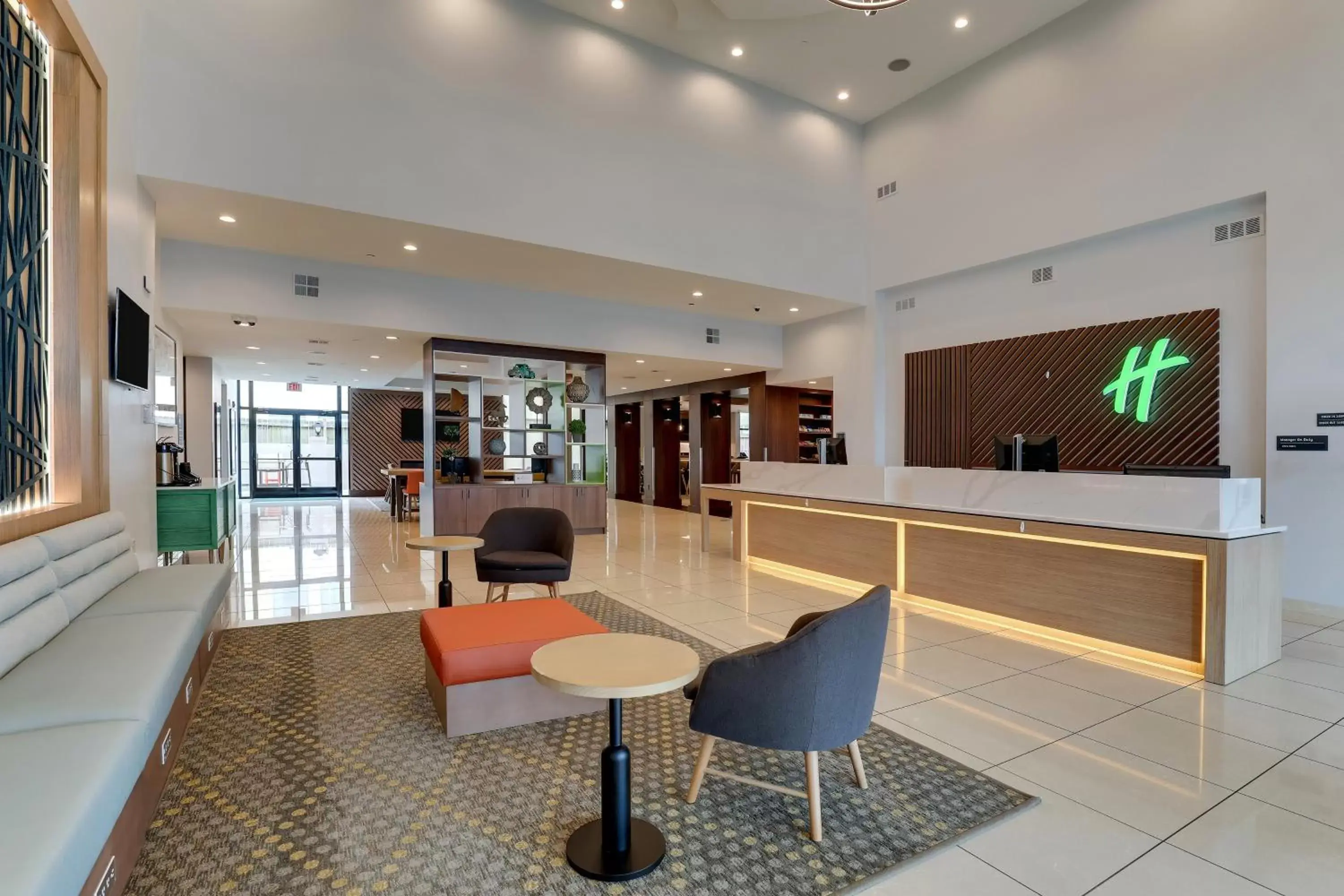 Property building, Lobby/Reception in Holiday Inn Mobile Airport, an IHG Hotel