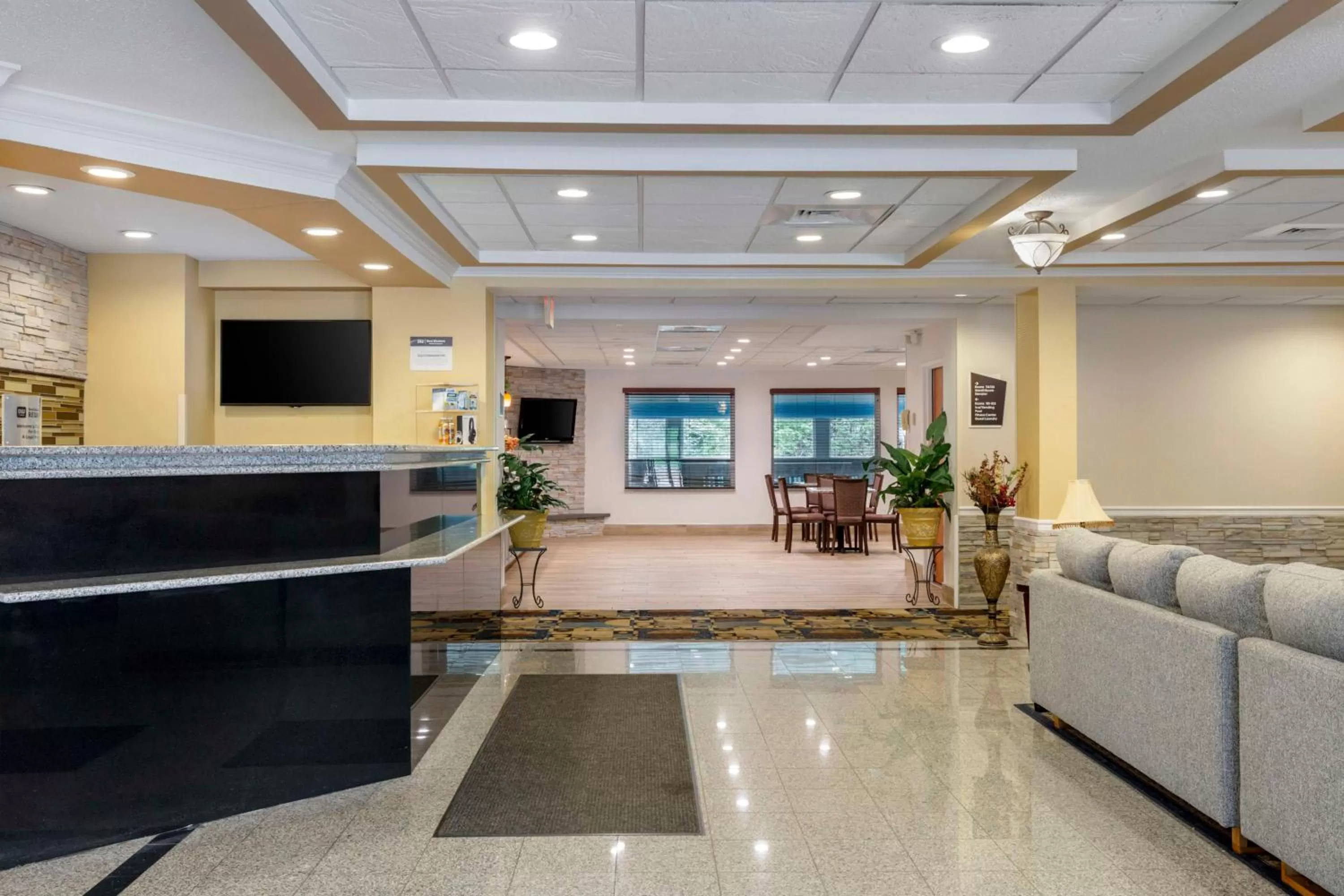 Lobby or reception in Best Western Plus New England Inn & Suites
