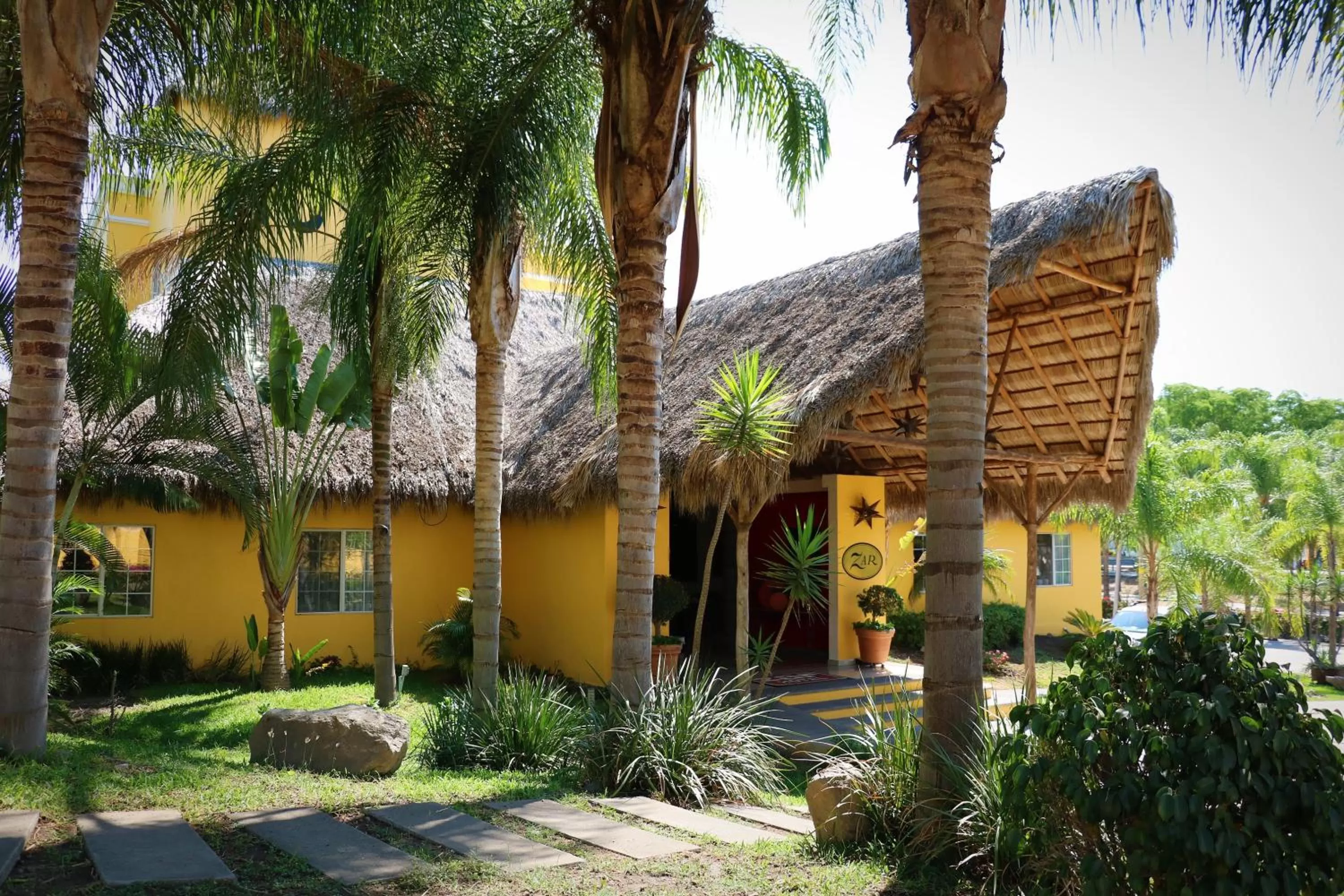 Facade/entrance in Zar Colima