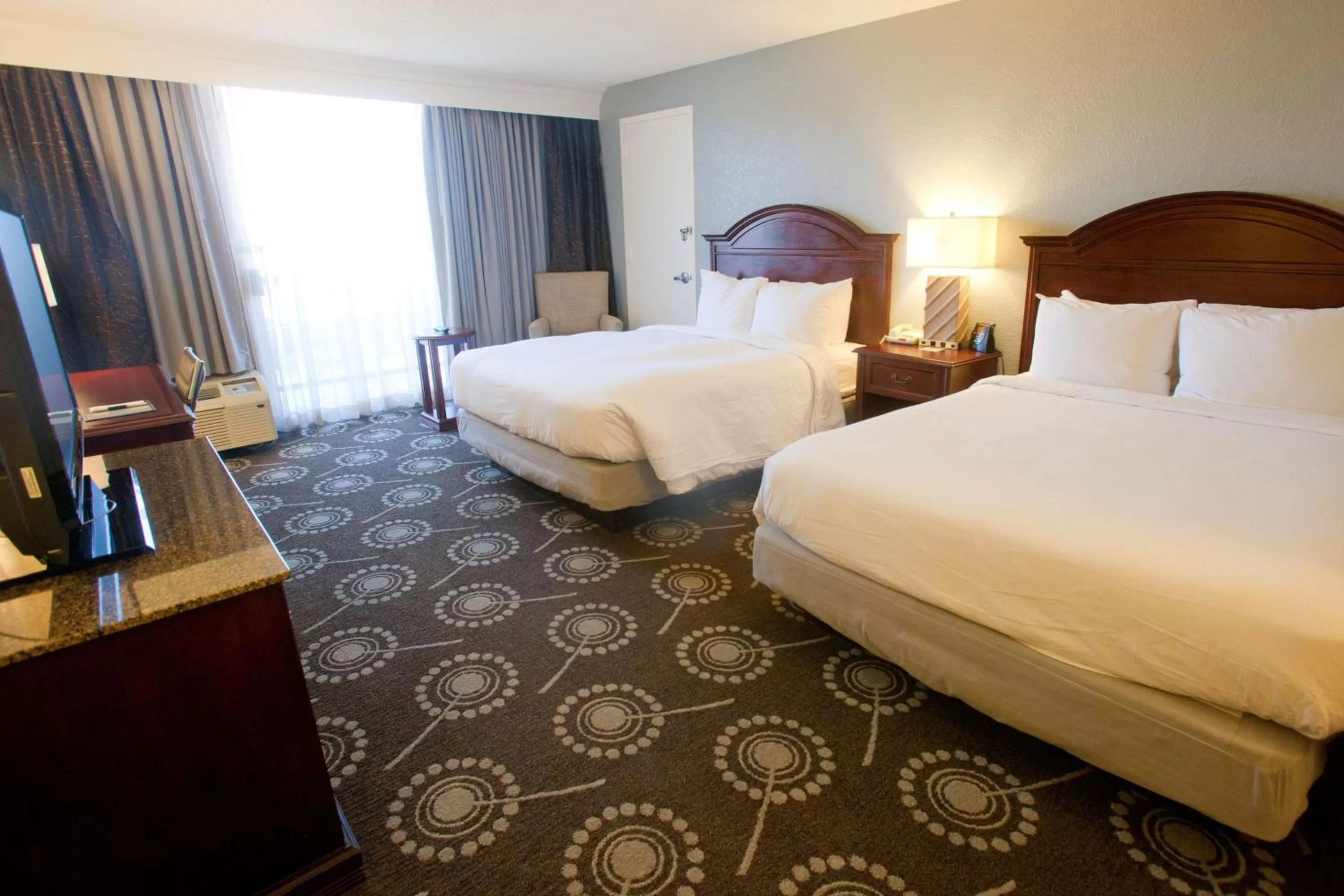 Bed in Midland Plaza Hotel