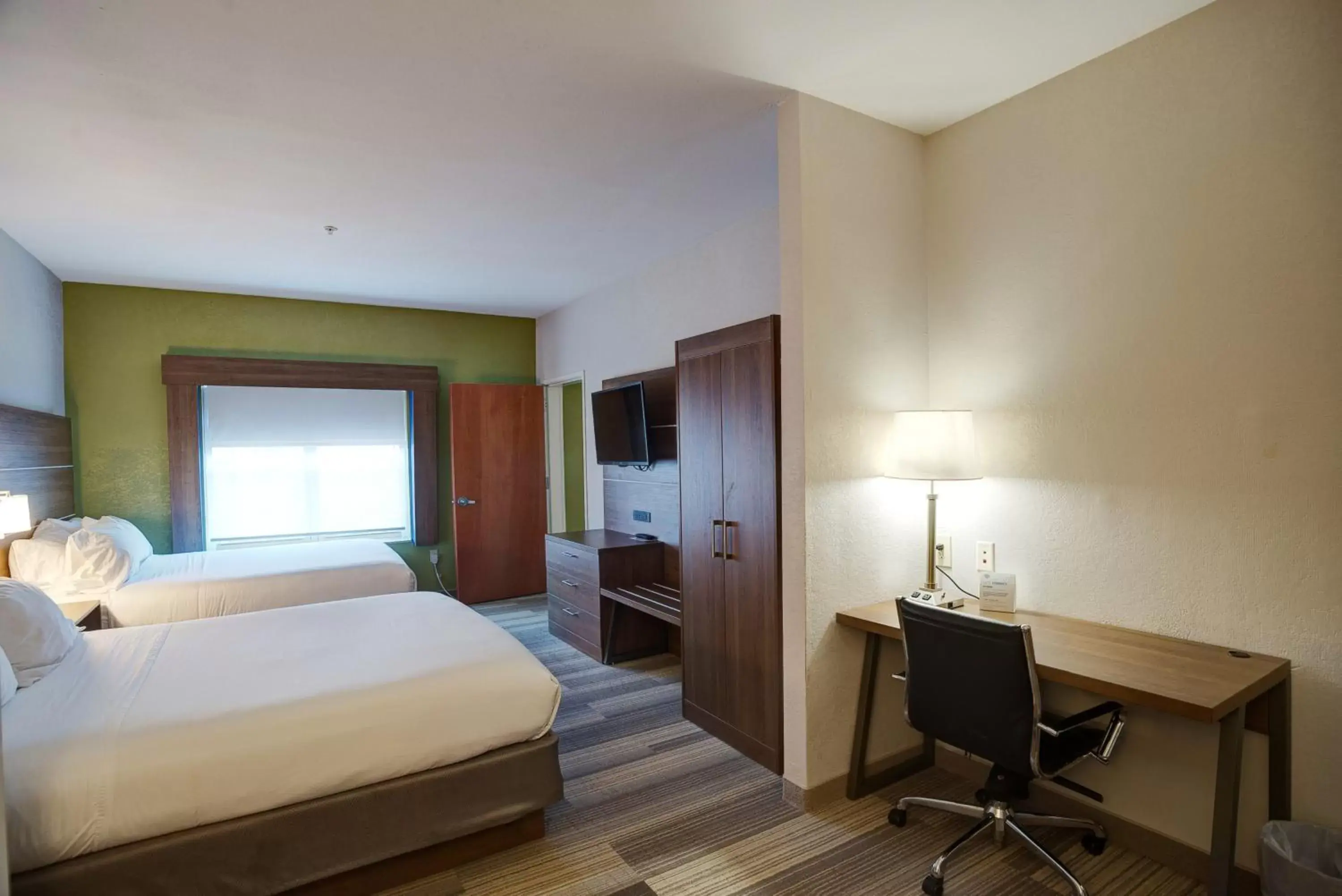 Photo of the whole room, Bed in Holiday Inn Express La Plata by IHG Photo of the whole room, Bed in Holiday Inn Express La Plata by IHG