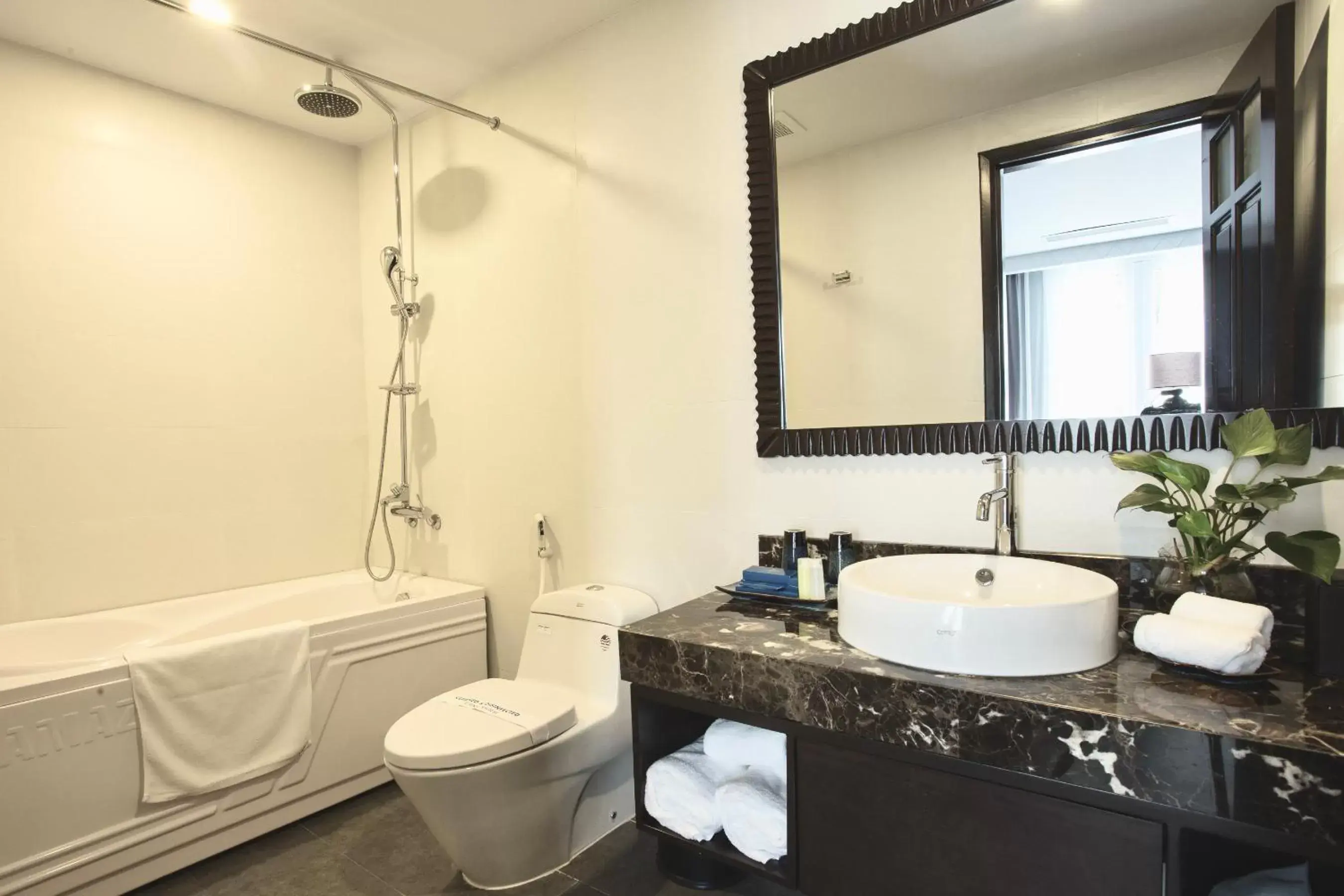 Toilet, Bathroom in O'Gallery Premier Hotel & Spa