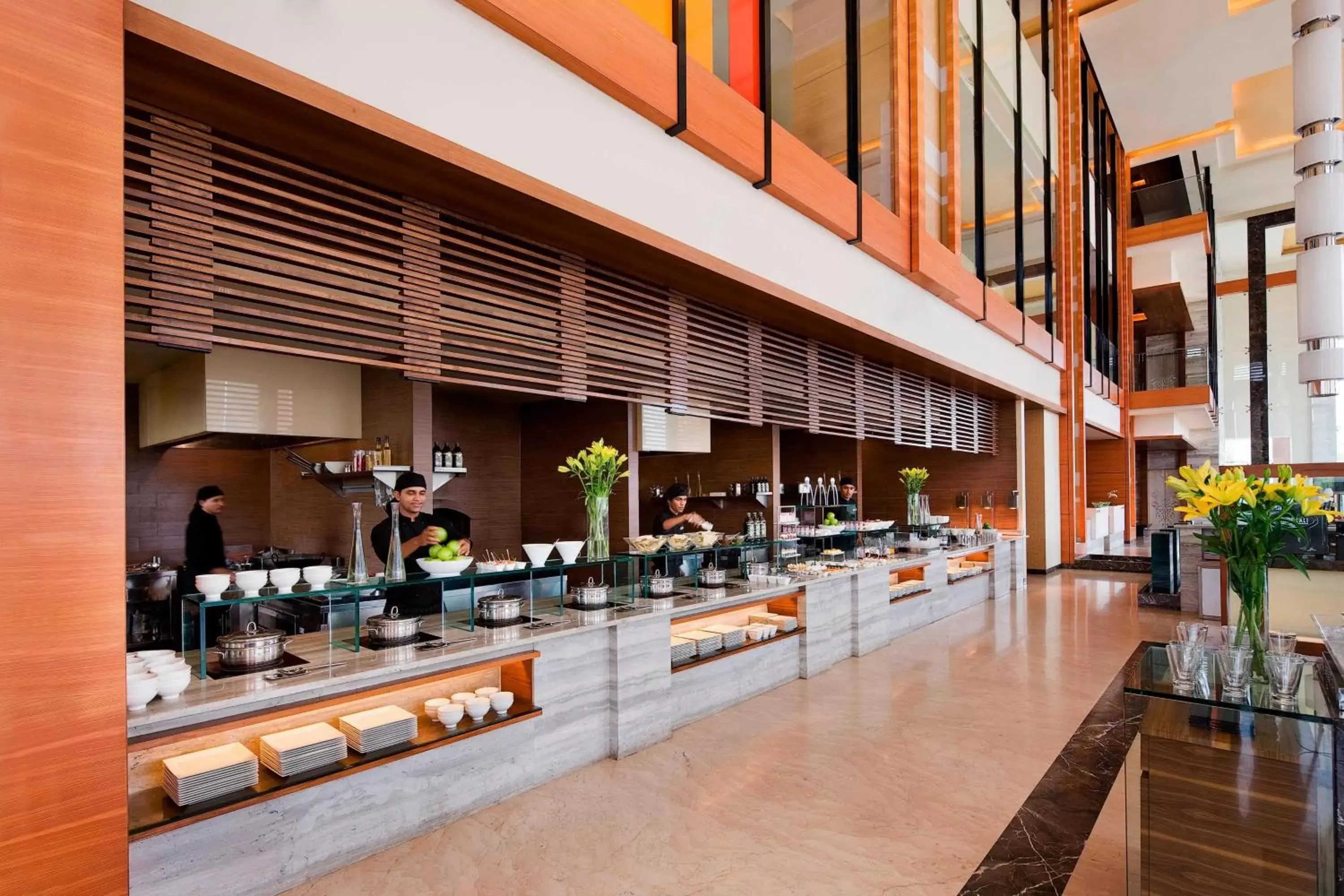 Restaurant/places to eat in Courtyard by Marriott Ahmedabad