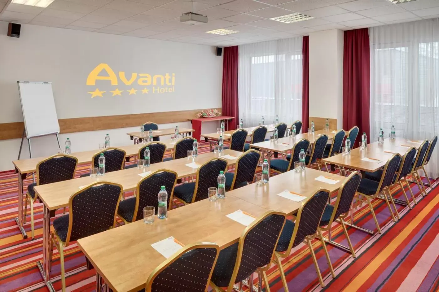 Business facilities in Avanti Hotel