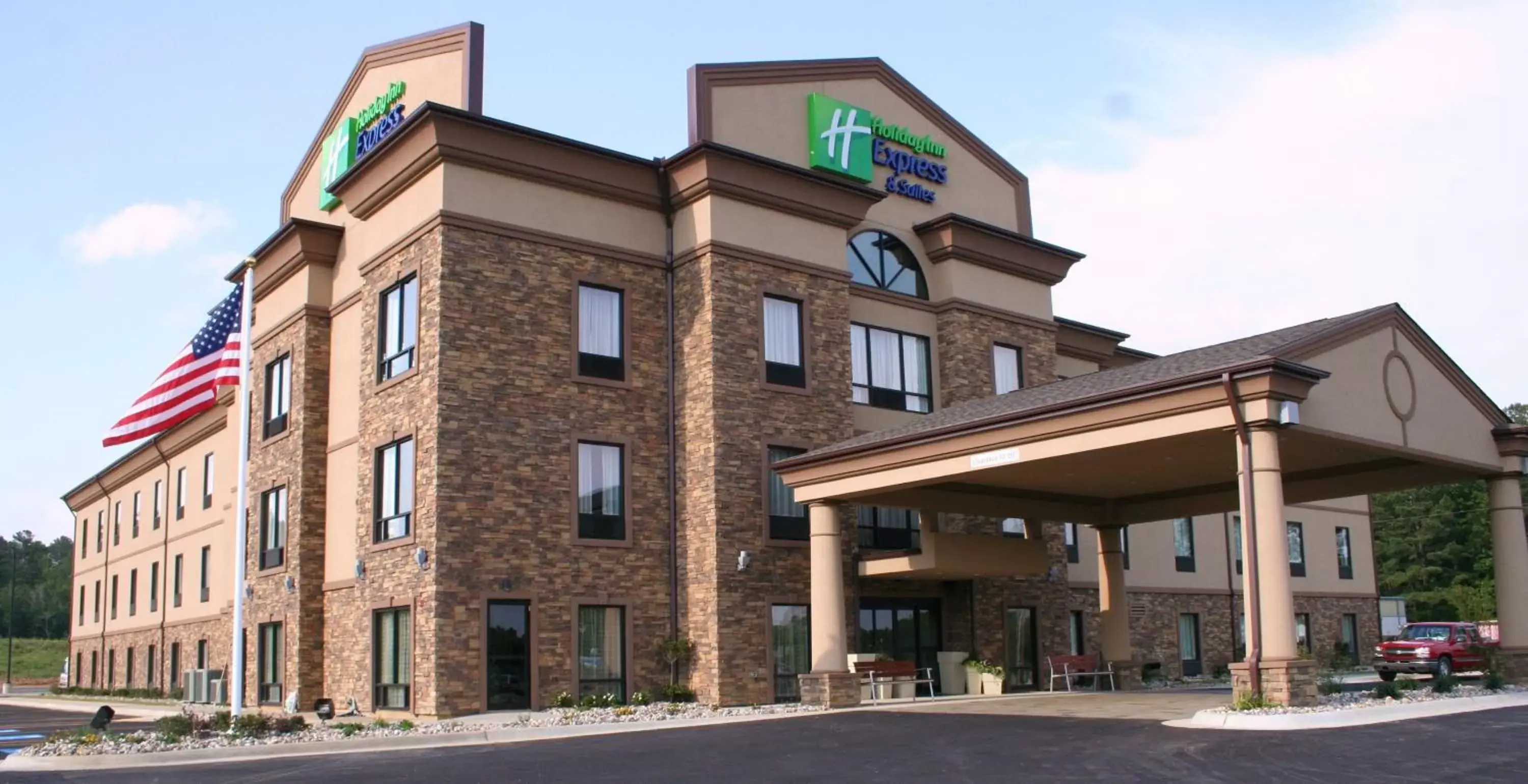 Property building in Holiday Inn Express & Suites Arkadelphia - Caddo Valley, an IHG Hotel