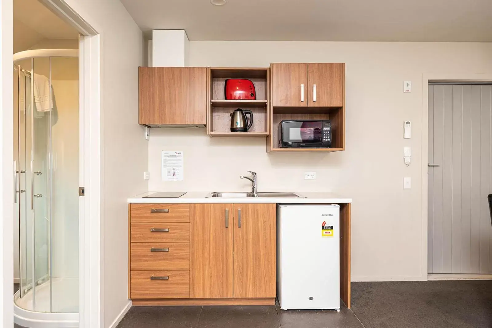 Kitchen or kitchenette, Kitchen/Kitchenette in 311 Motel Riccarton