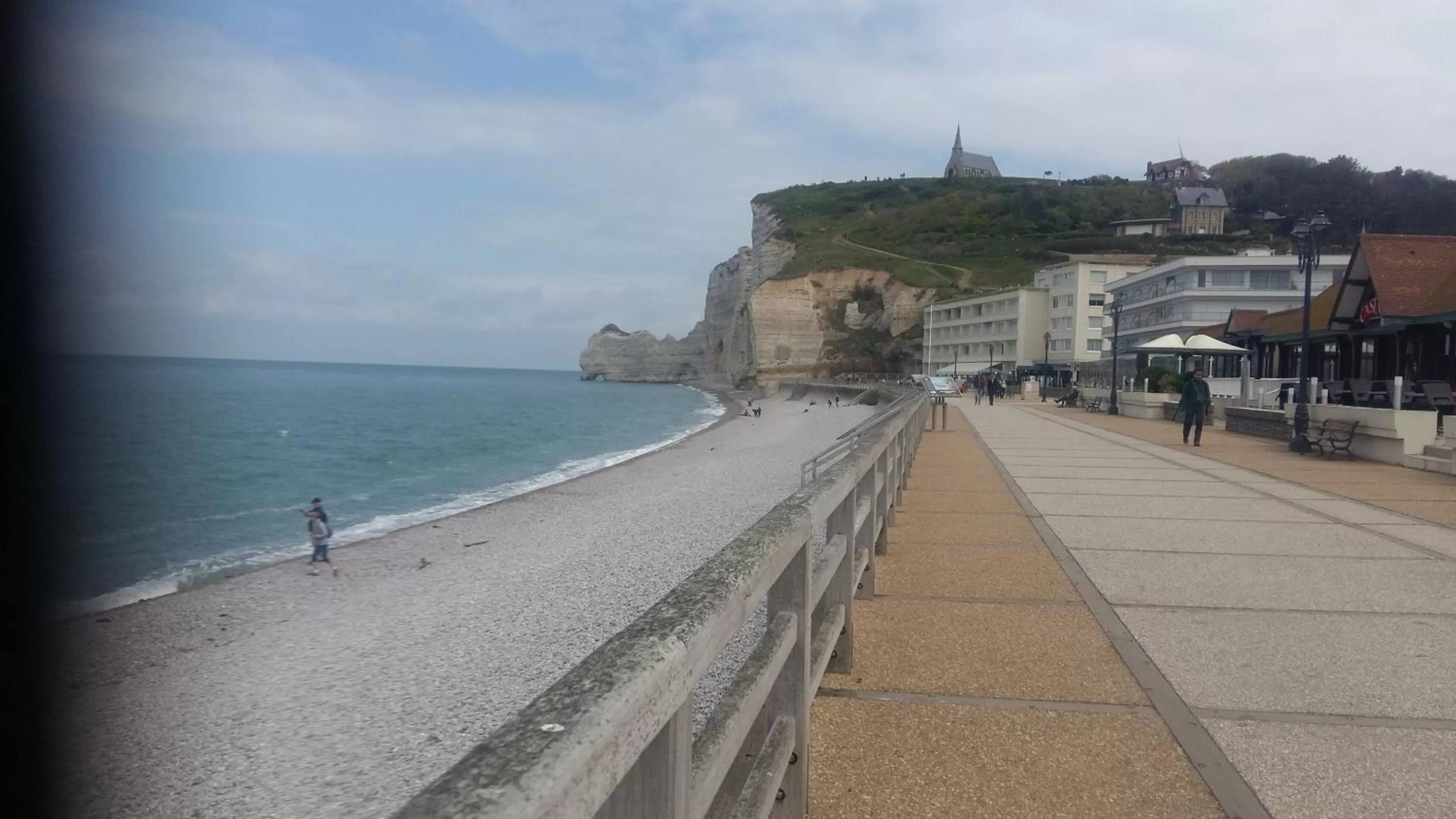 Decorative detail in Les Galets Bleus