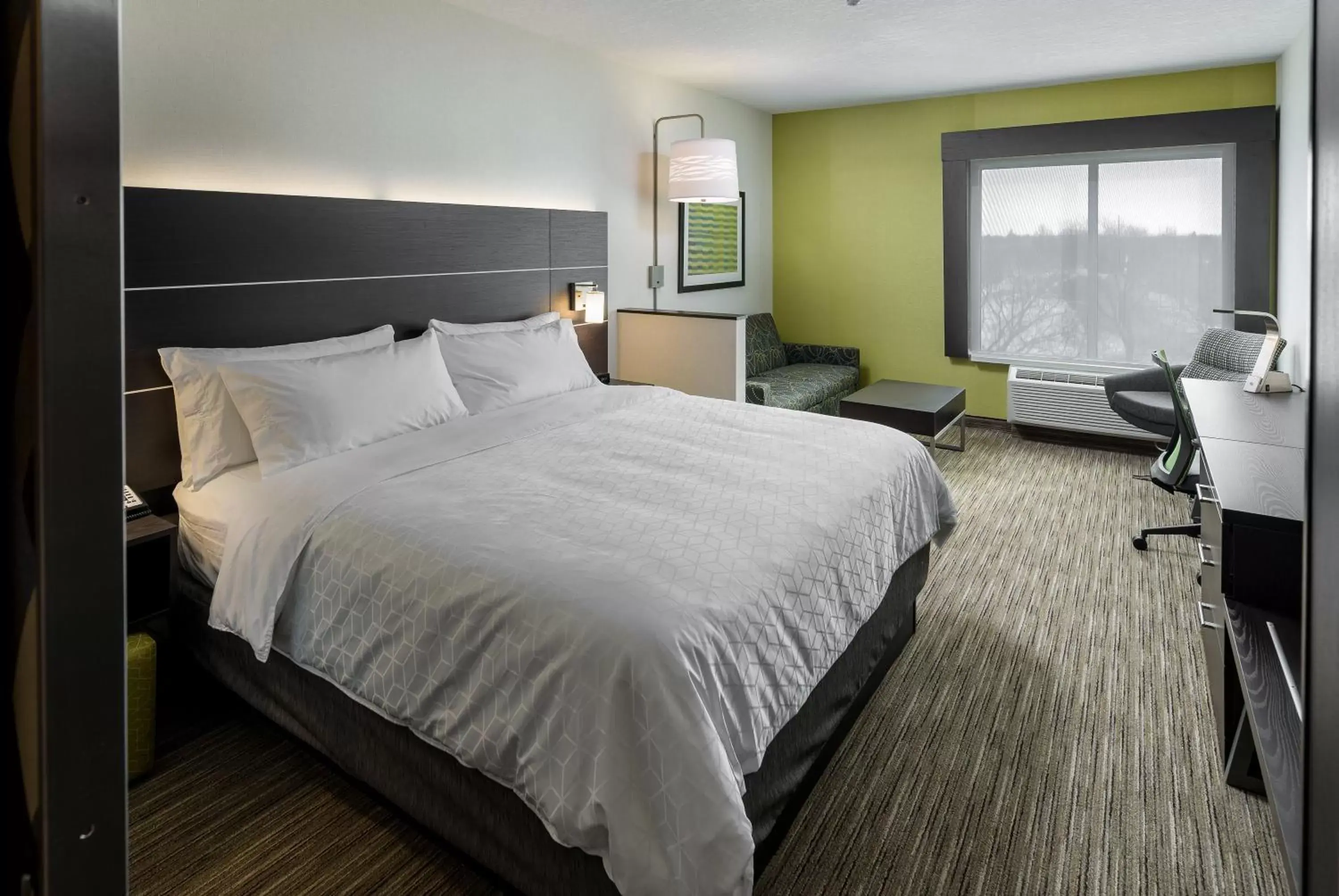 Bedroom, Bed in Holiday Inn Express & Suites - Saskatoon East - University, an IHG Hotel