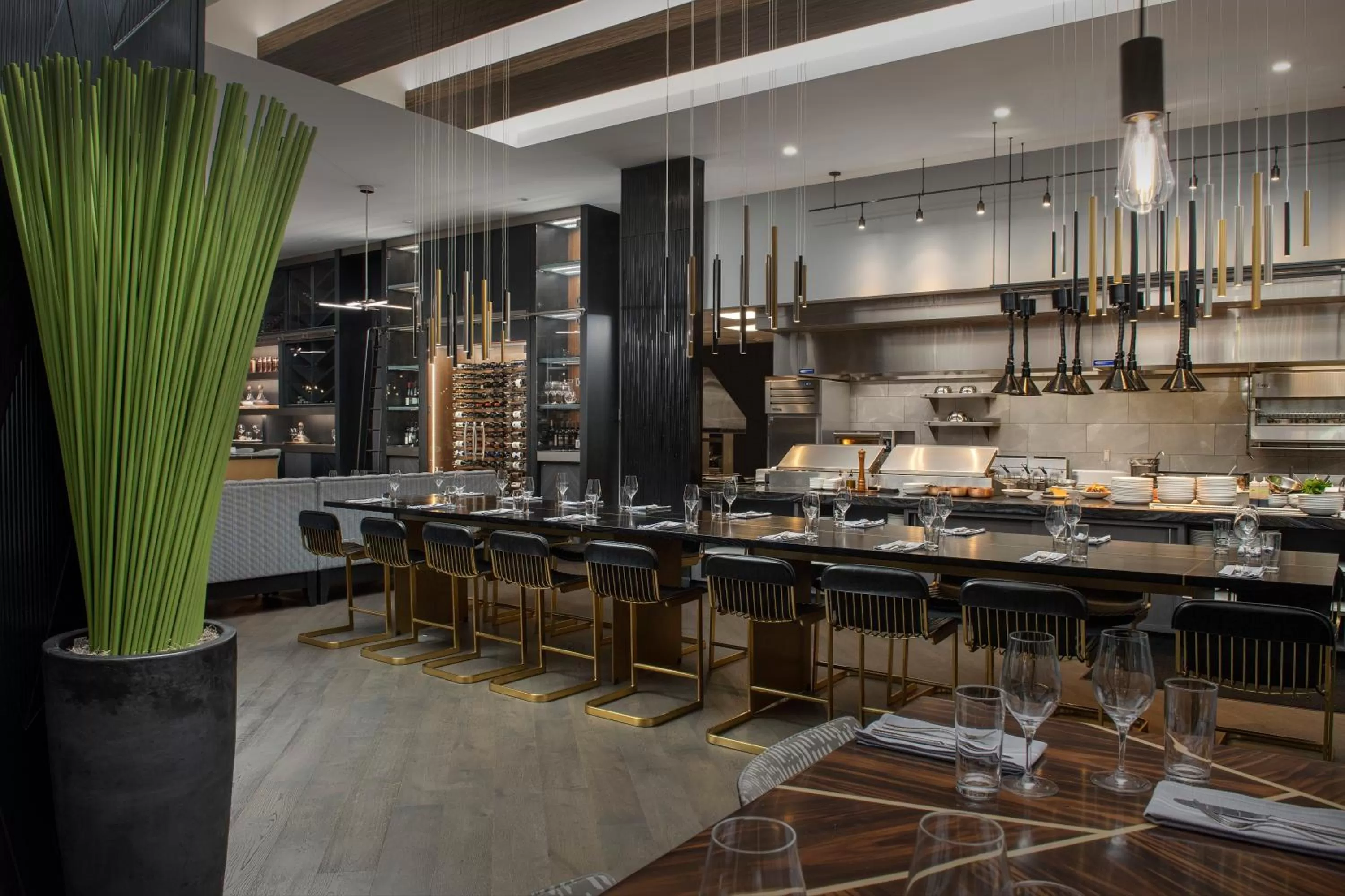 Restaurant/Places to Eat in Silver Cloud Hotel Tacoma at Point Ruston Waterfront