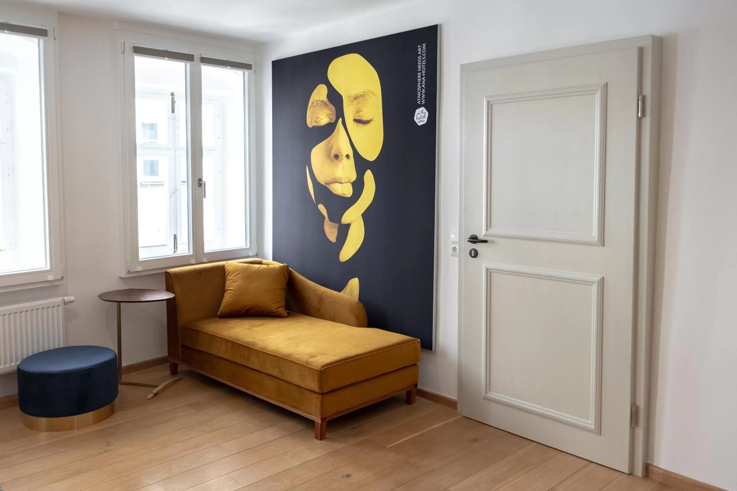 Seating area in ANA Living Augsburg City Center by Arthotel ANA - Self-Service-Hotel