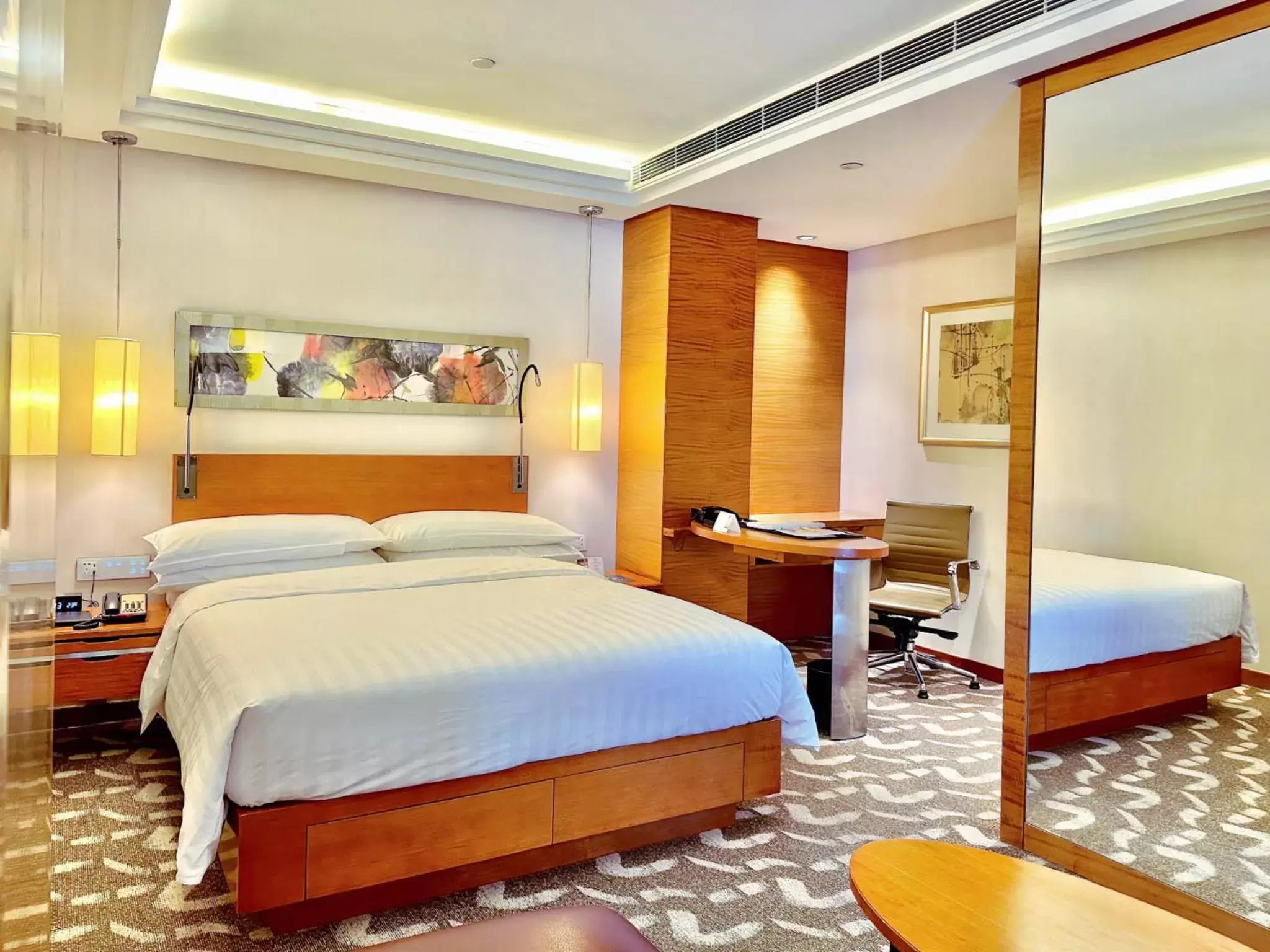 Bed in Swissotel Foshan, Guangdong - Free shuttle bus during canton fair complex during canton fair period