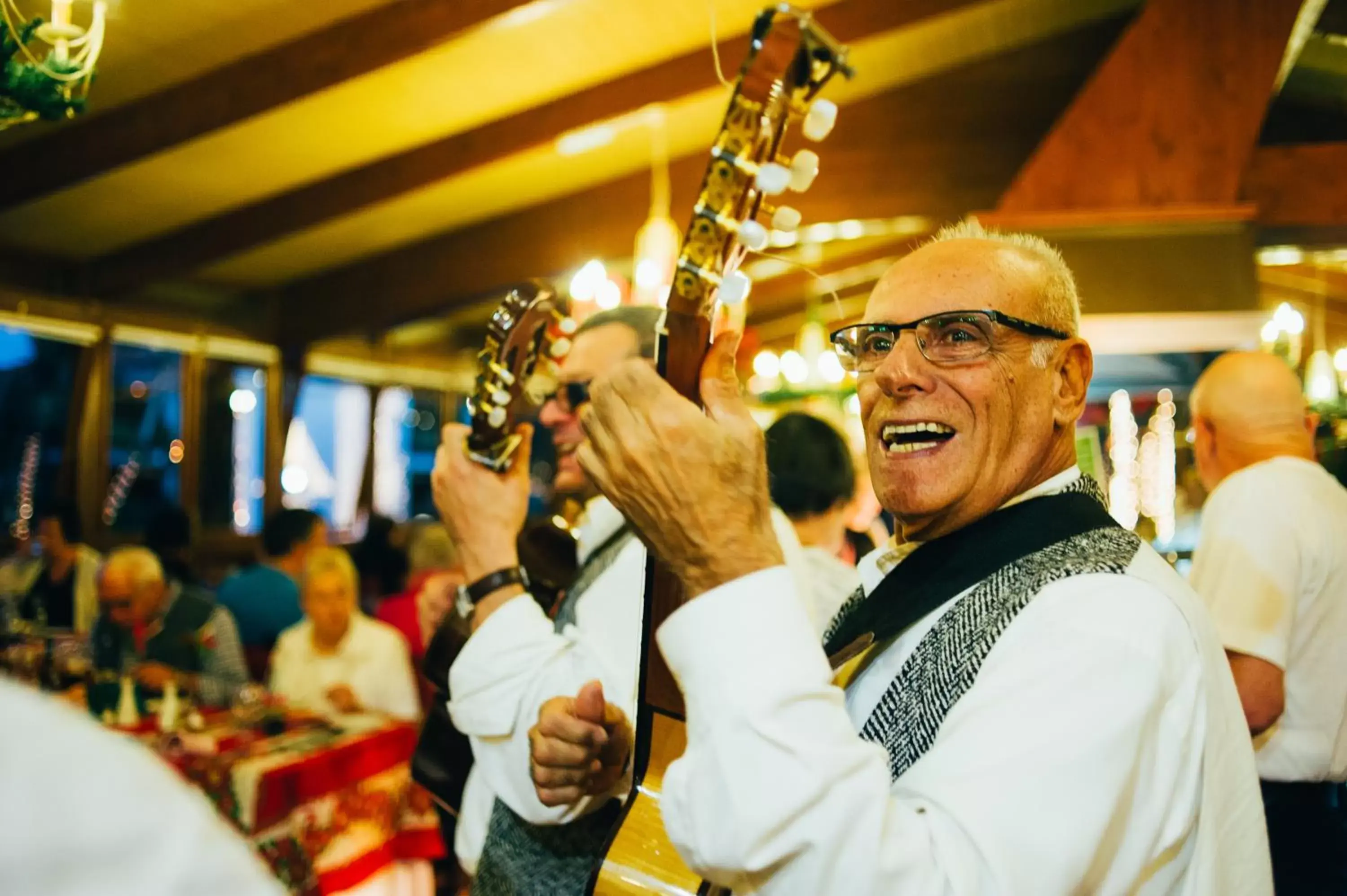 Evening entertainment in Hotel Parque Tropical