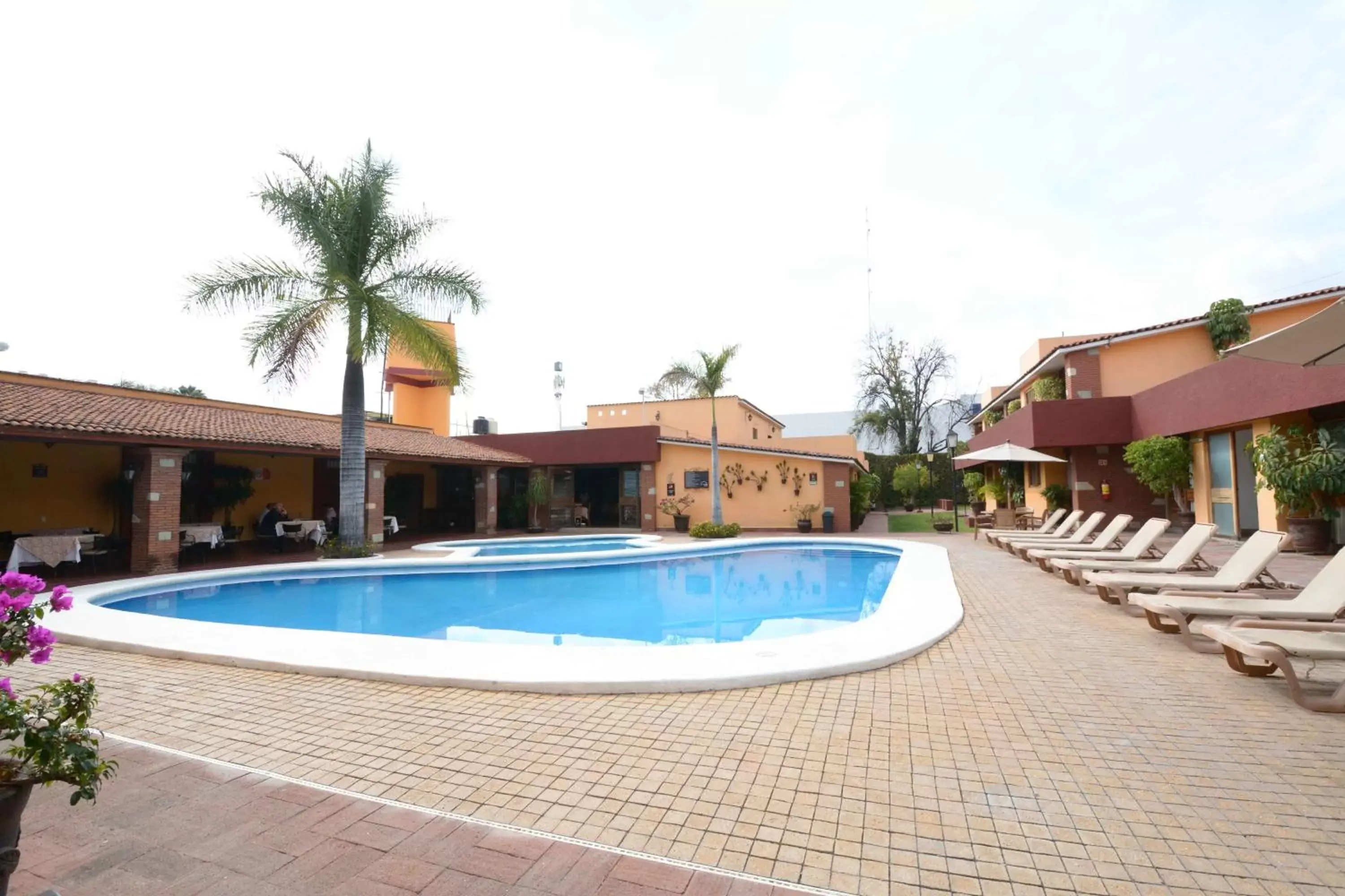 Property building, Swimming Pool in Hotel Hacienda