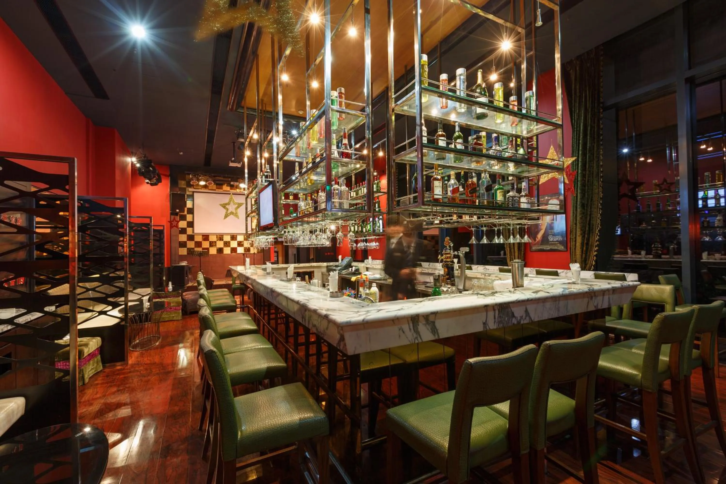 Lounge or bar in Holiday Inn Shanghai Hongqiao West by IHG