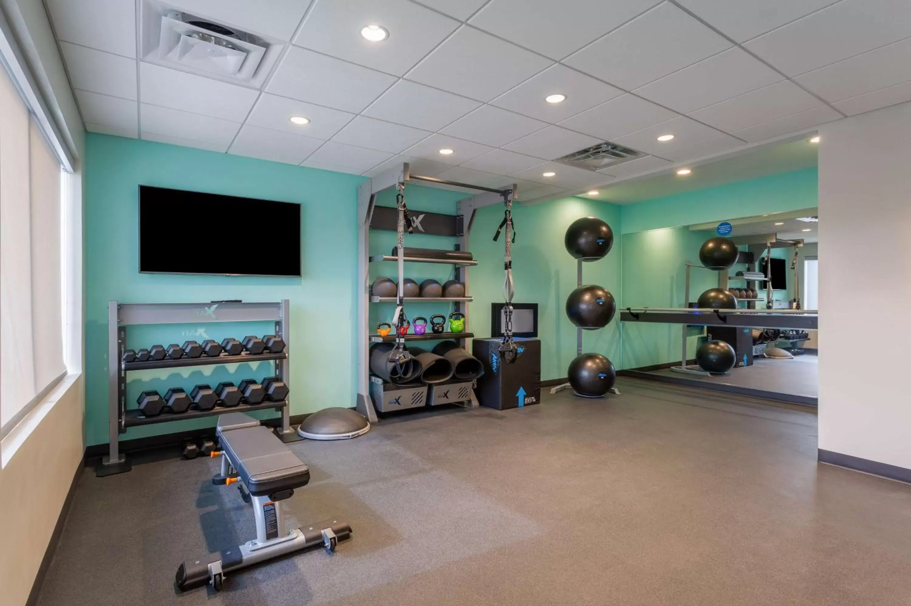 Fitness centre/facilities, Fitness Center/Facilities in Tru By Hilton Radford