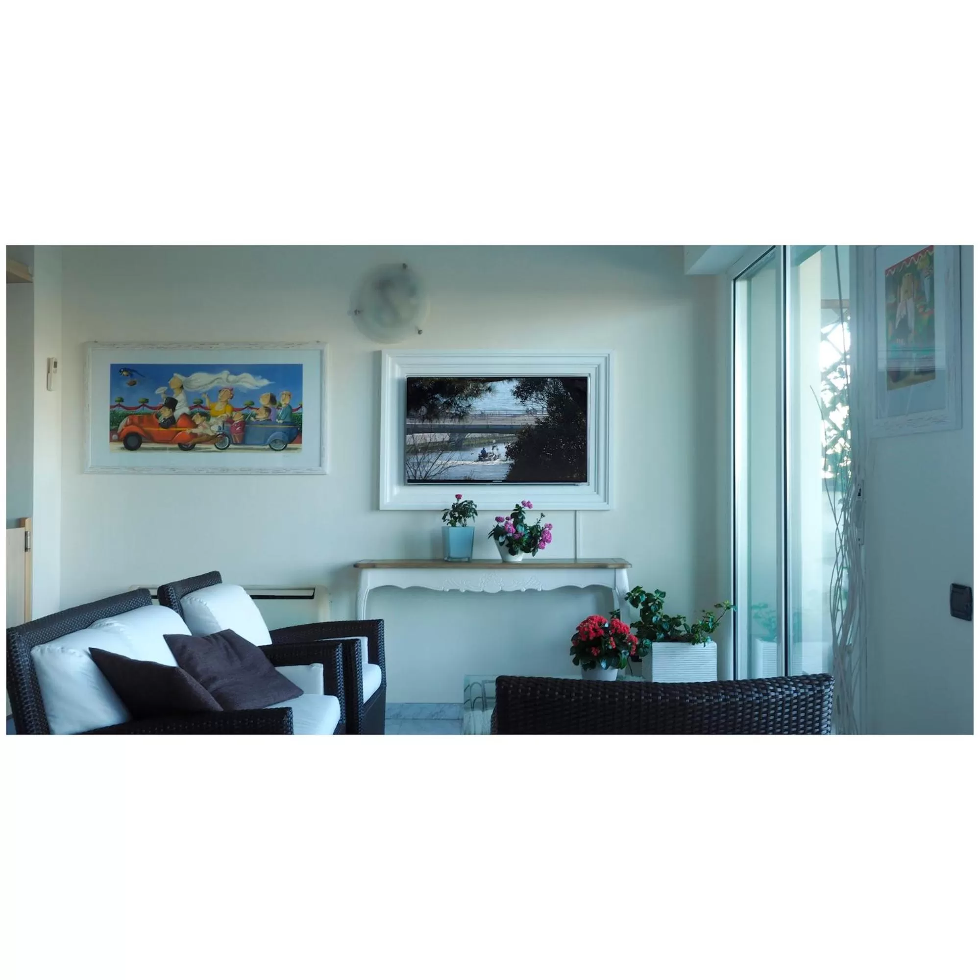 Communal lounge/ TV room in Michelangelo rta